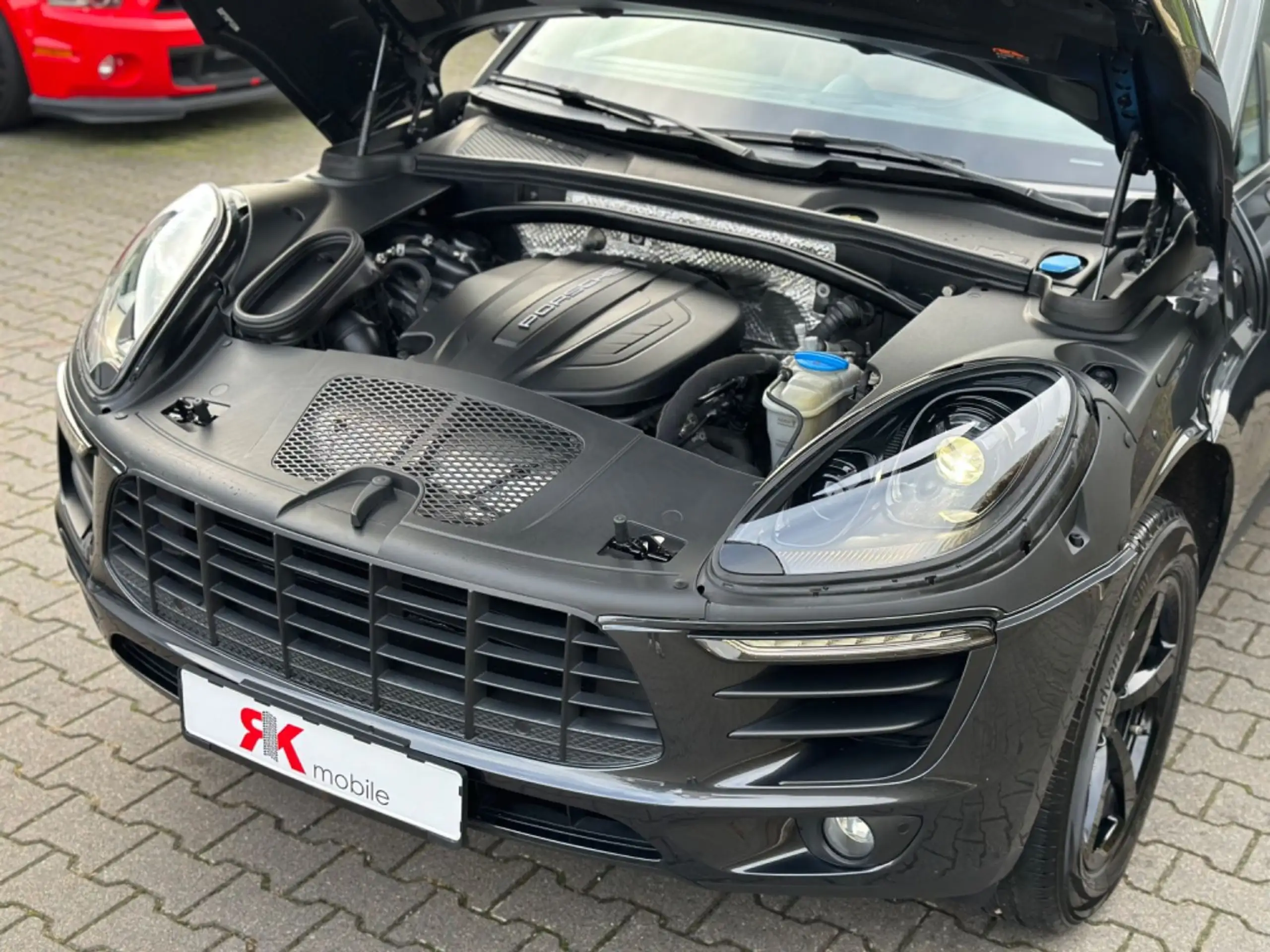 Porsche - Macan