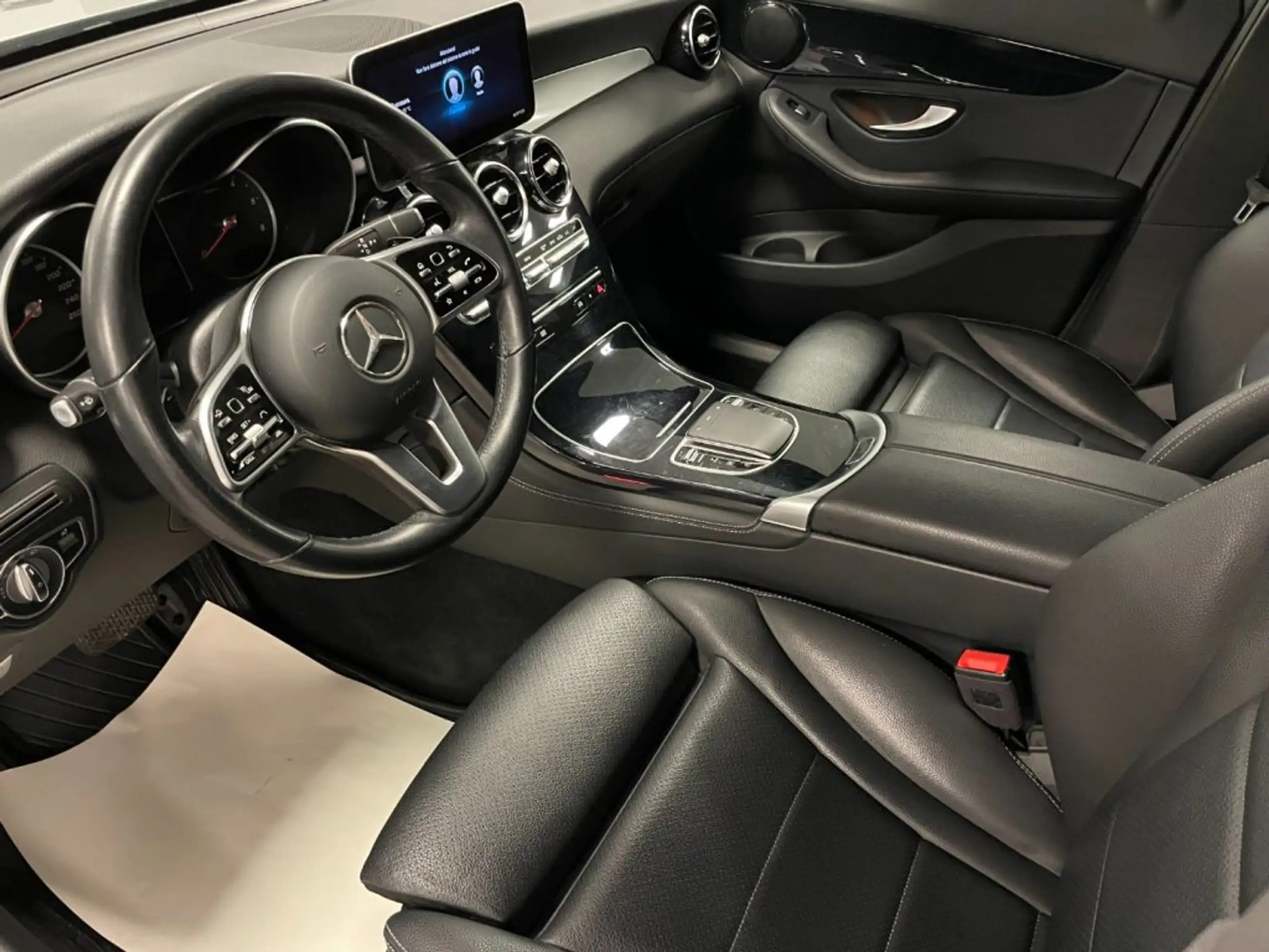 Mercedes-Benz - GLC 220