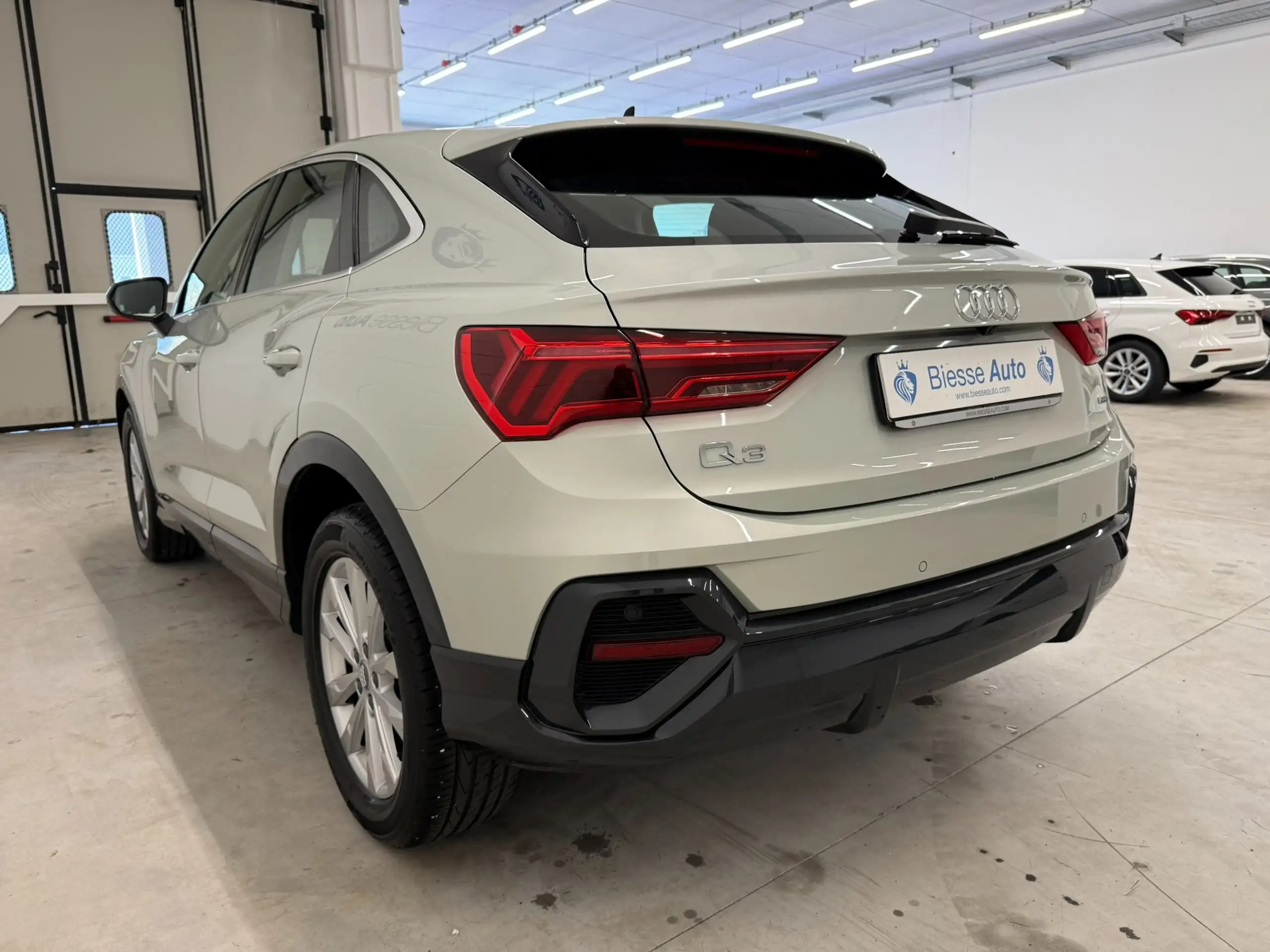 Audi - Q3