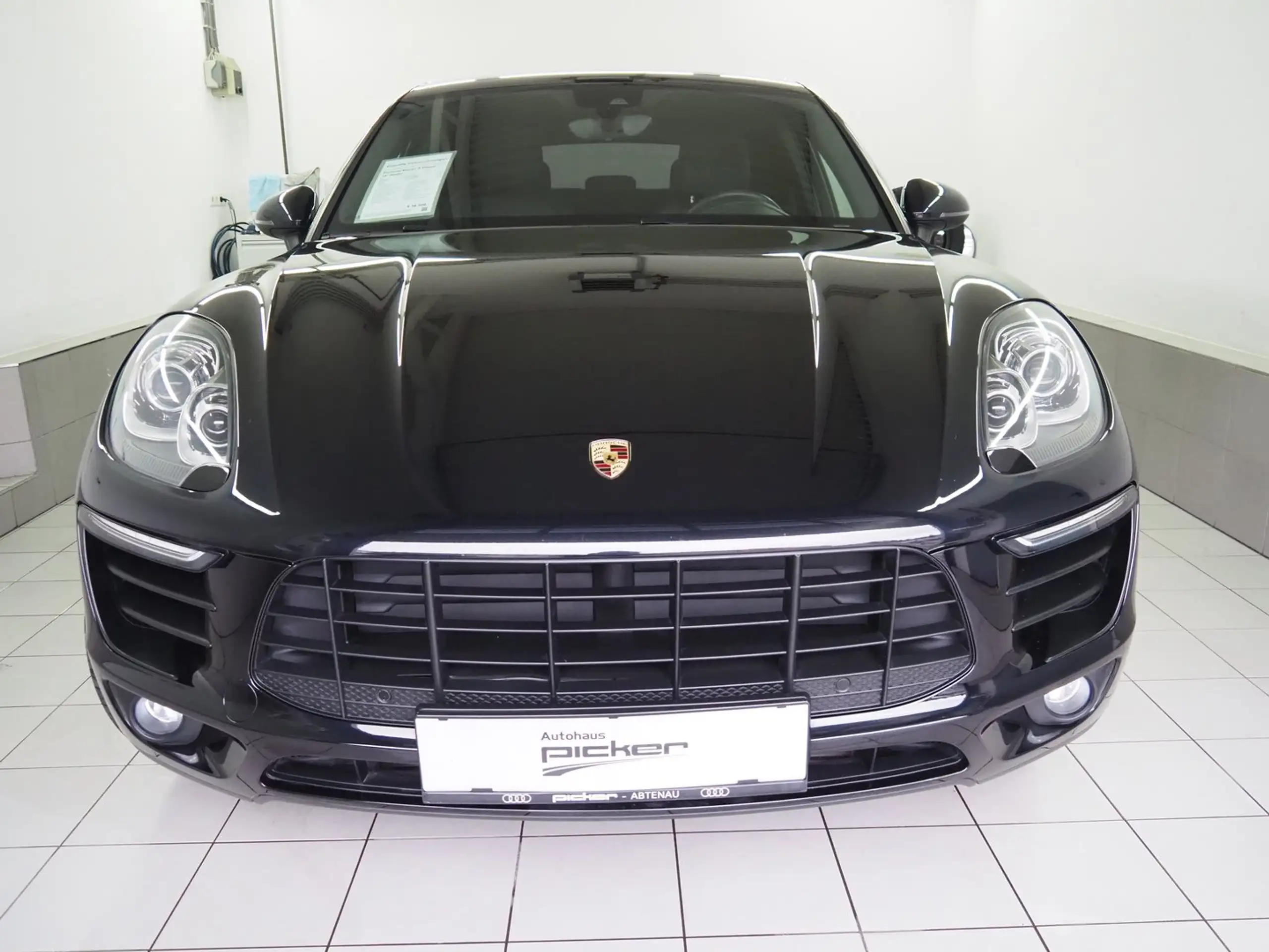 Porsche - Macan