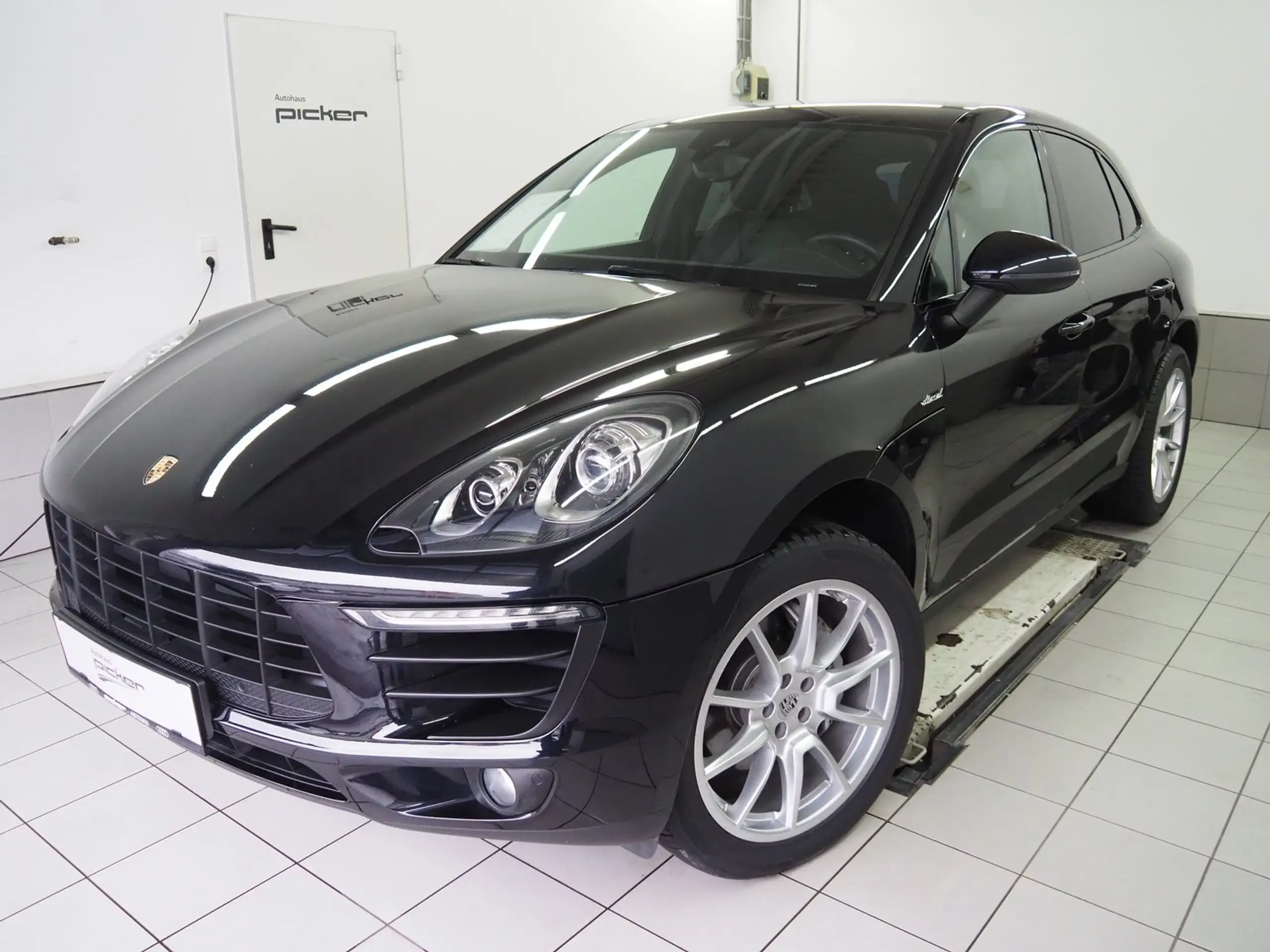 Porsche - Macan