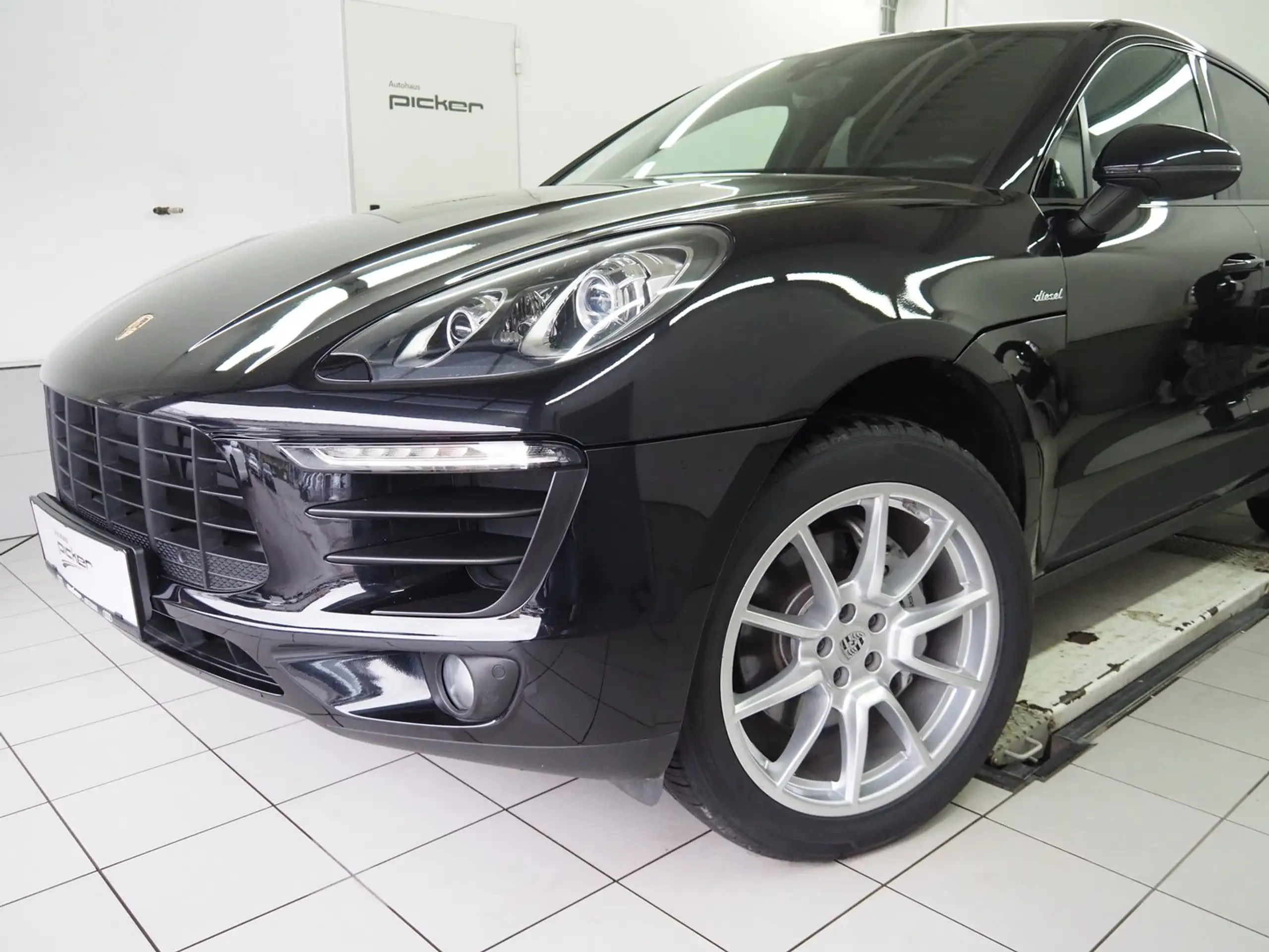 Porsche - Macan