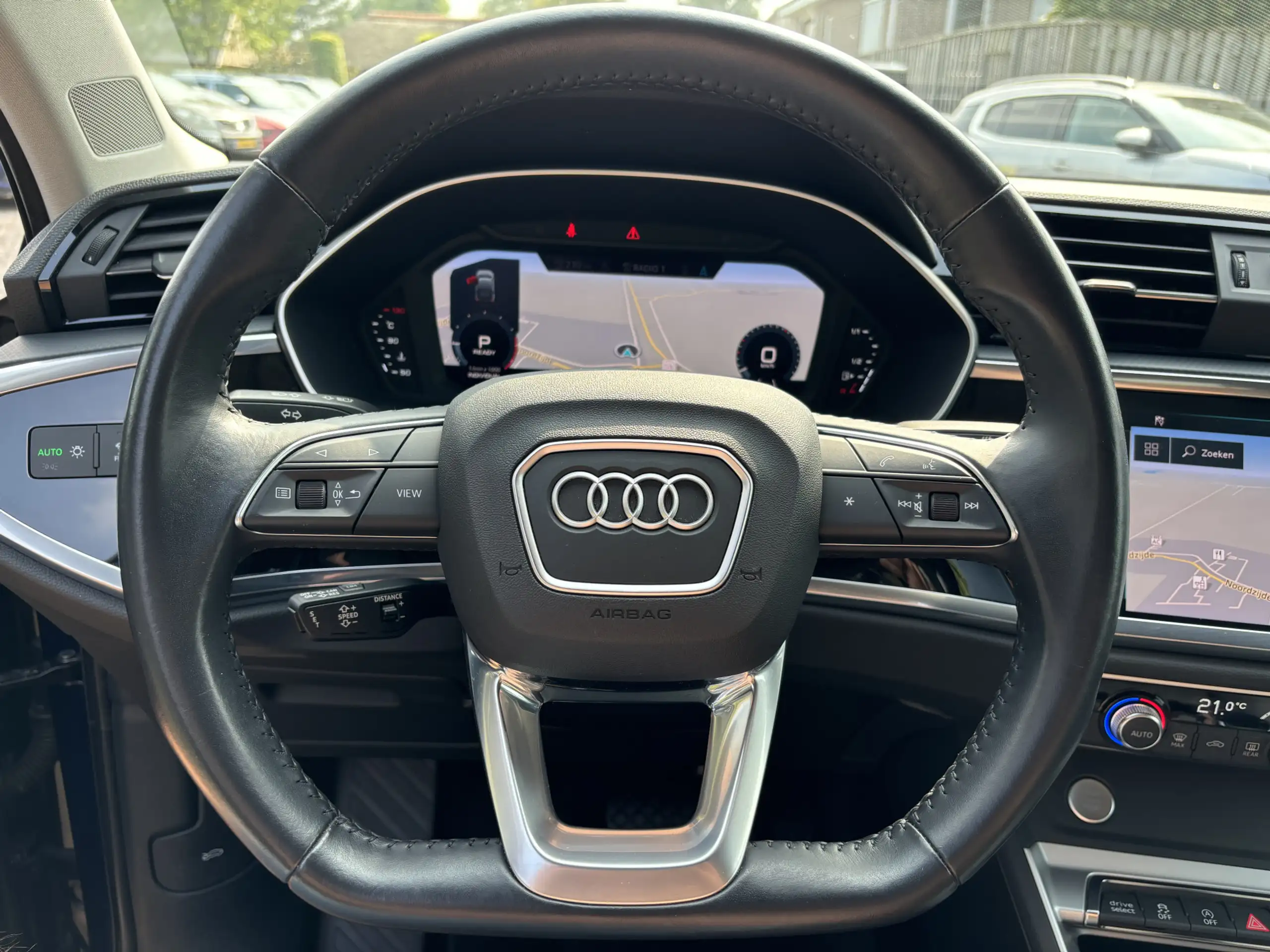 Audi - Q3