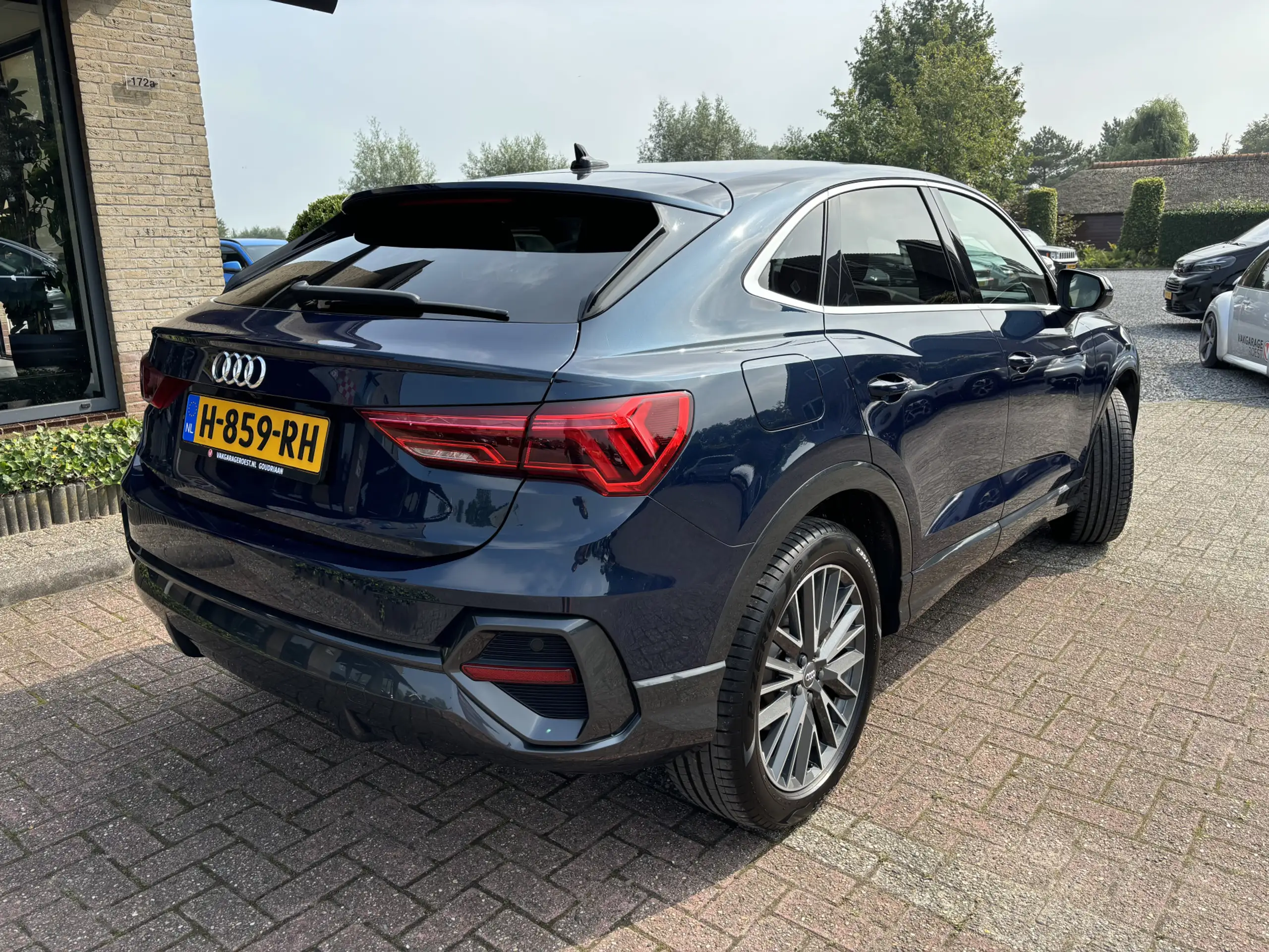 Audi - Q3