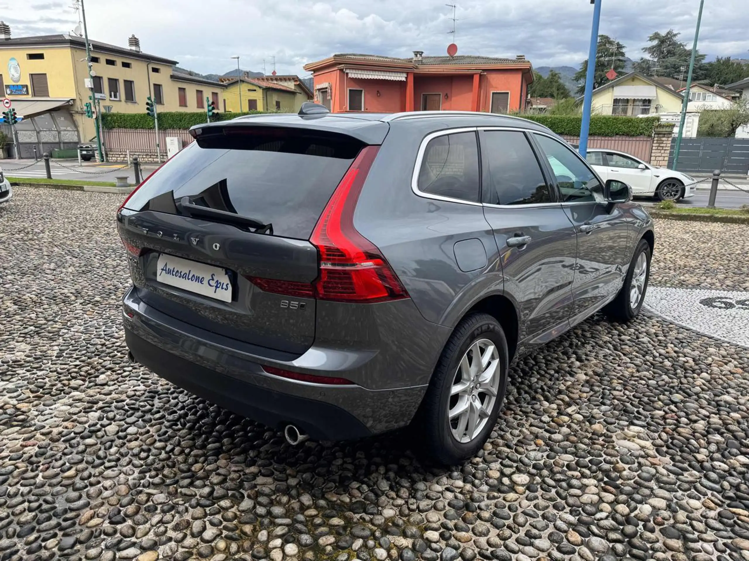 Volvo - XC60