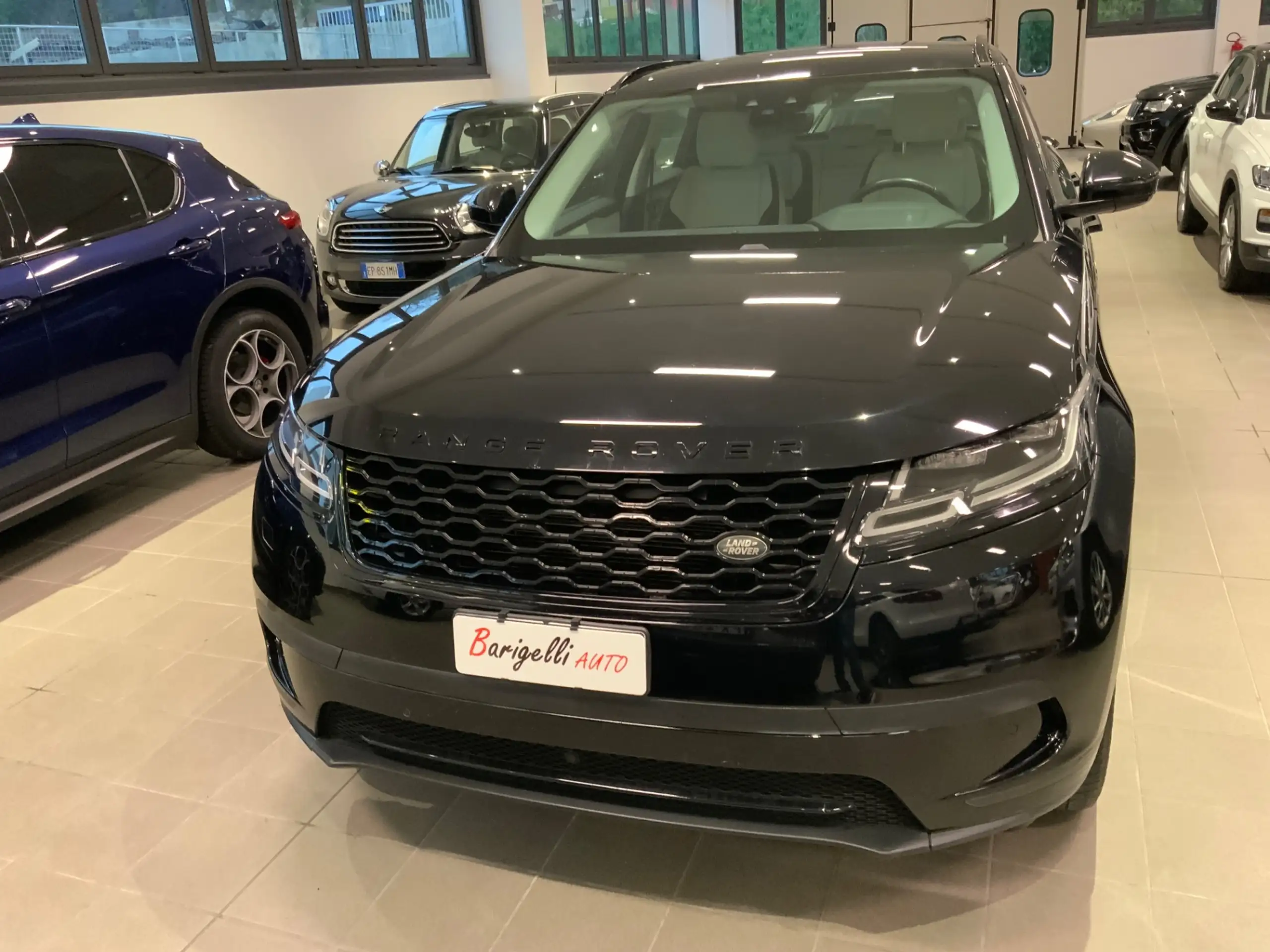 Land Rover - Range Rover Velar