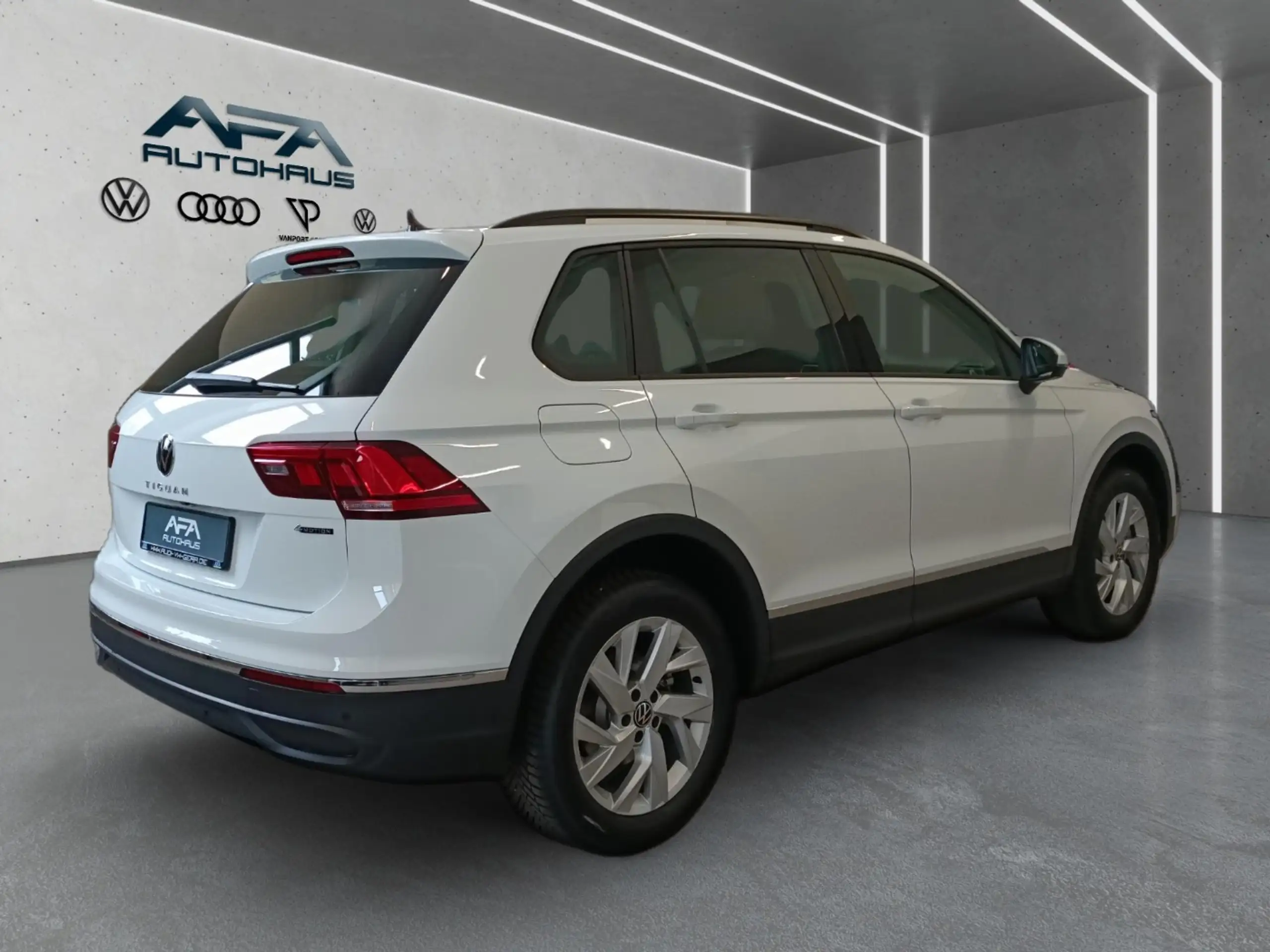 Volkswagen - Tiguan