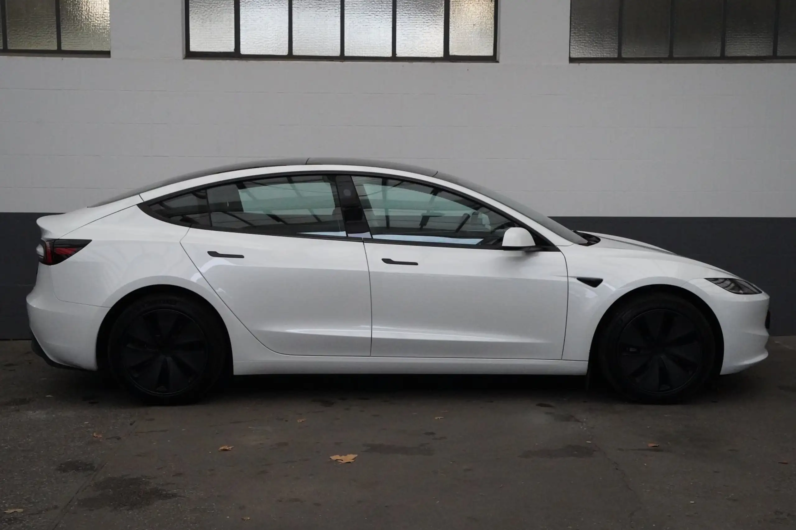 Tesla - Model 3