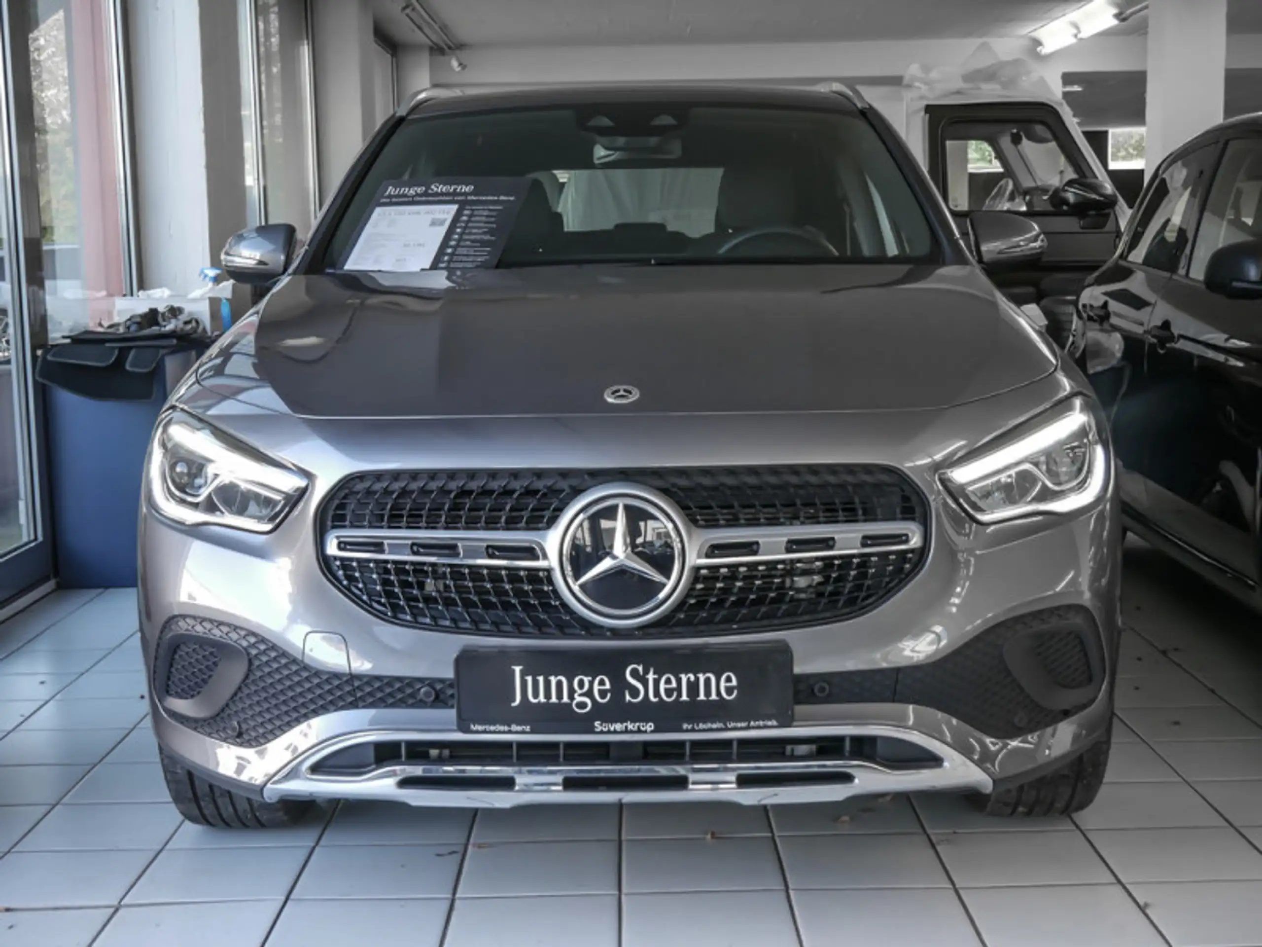 Mercedes-Benz - GLA 180