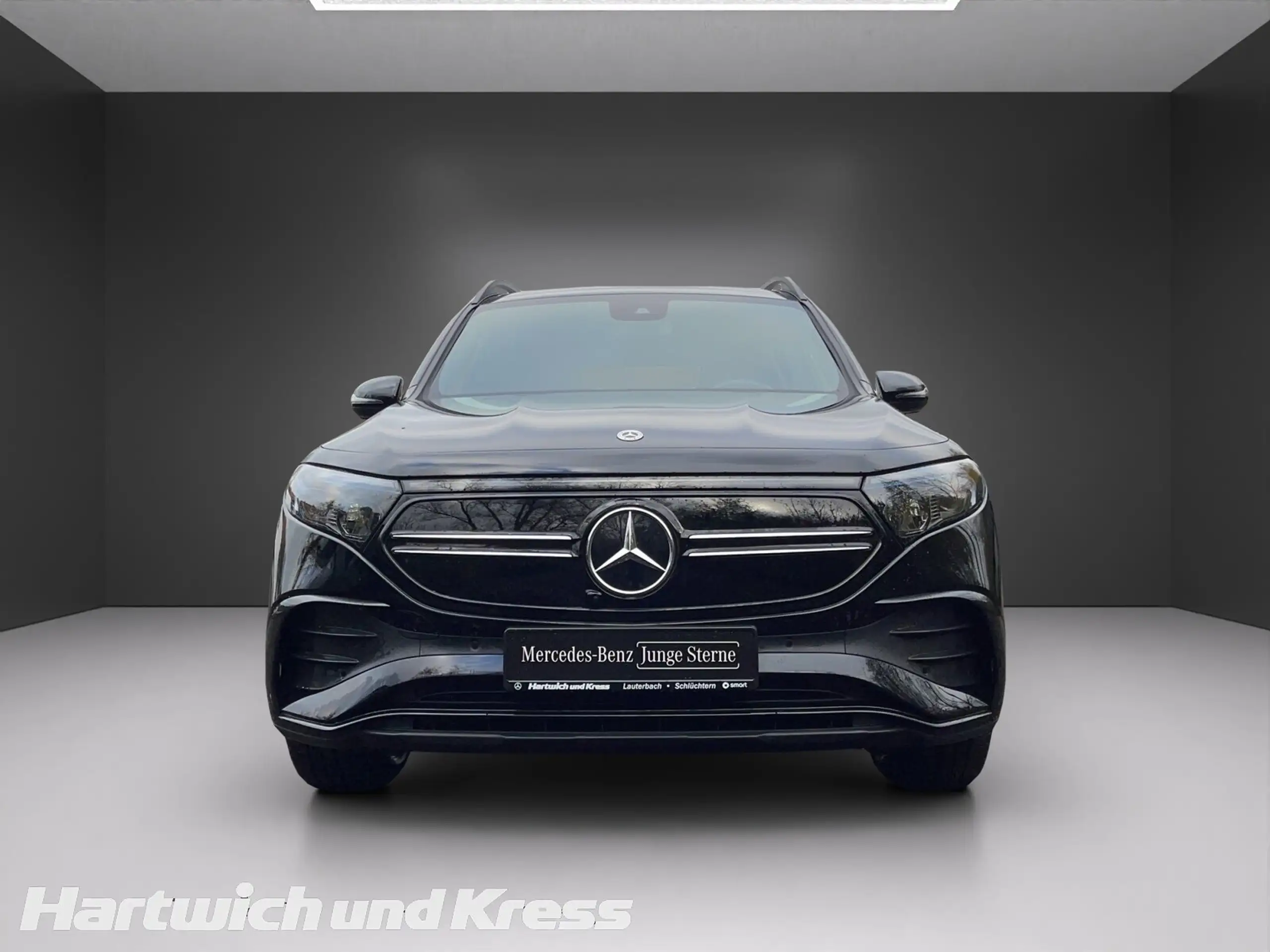 Mercedes-Benz - EQB 250