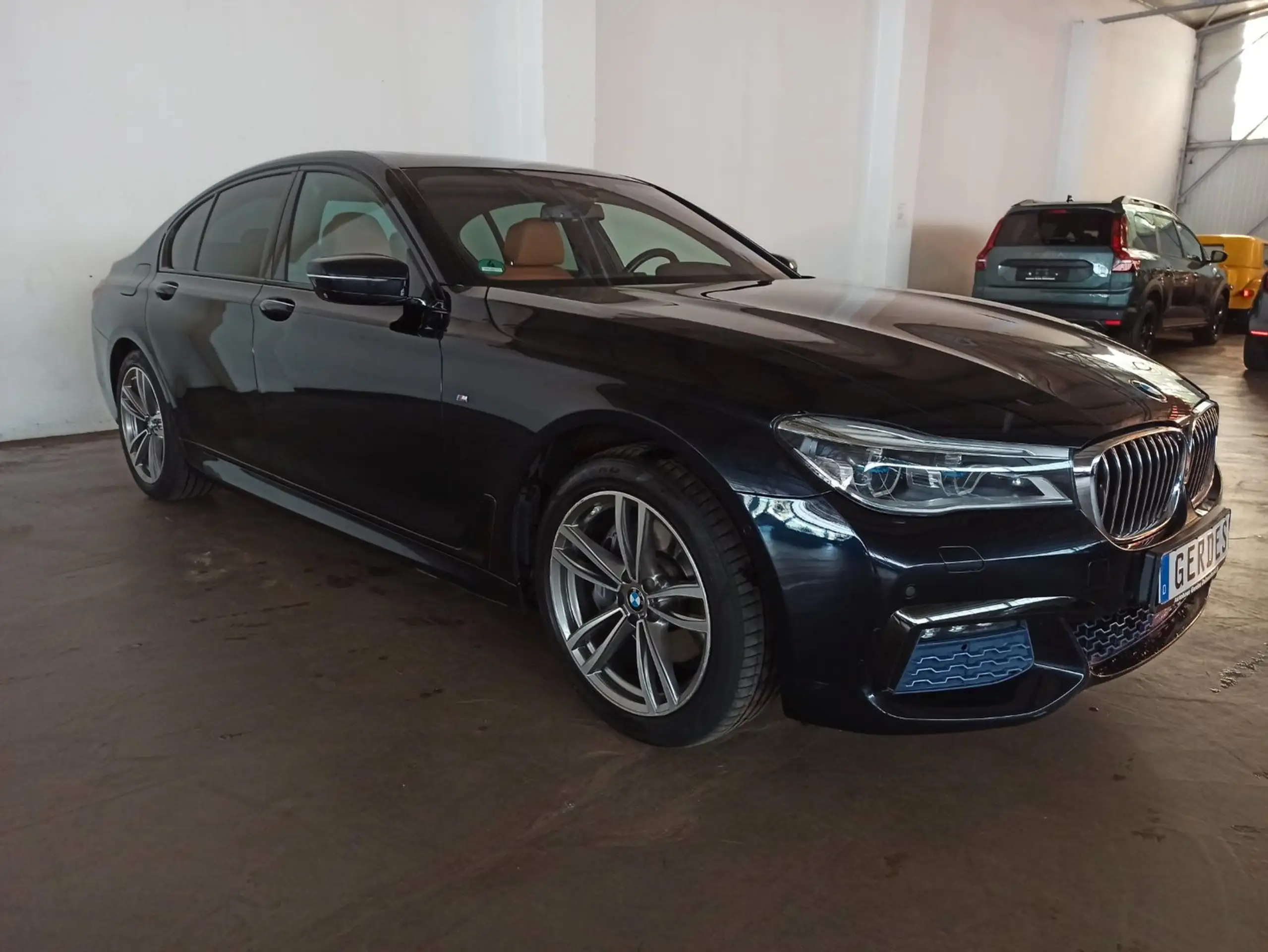 BMW 730 2016