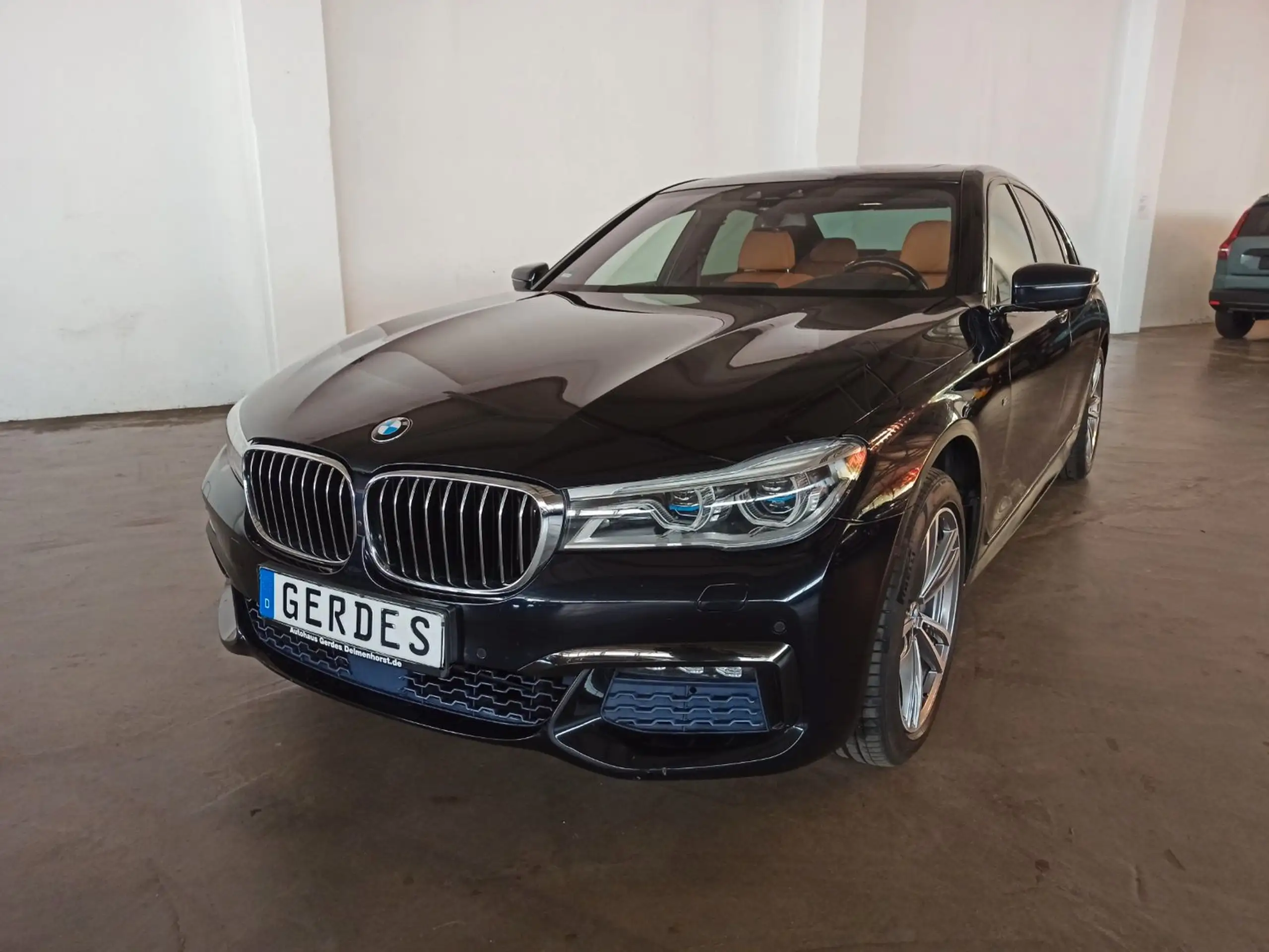 BMW - 730