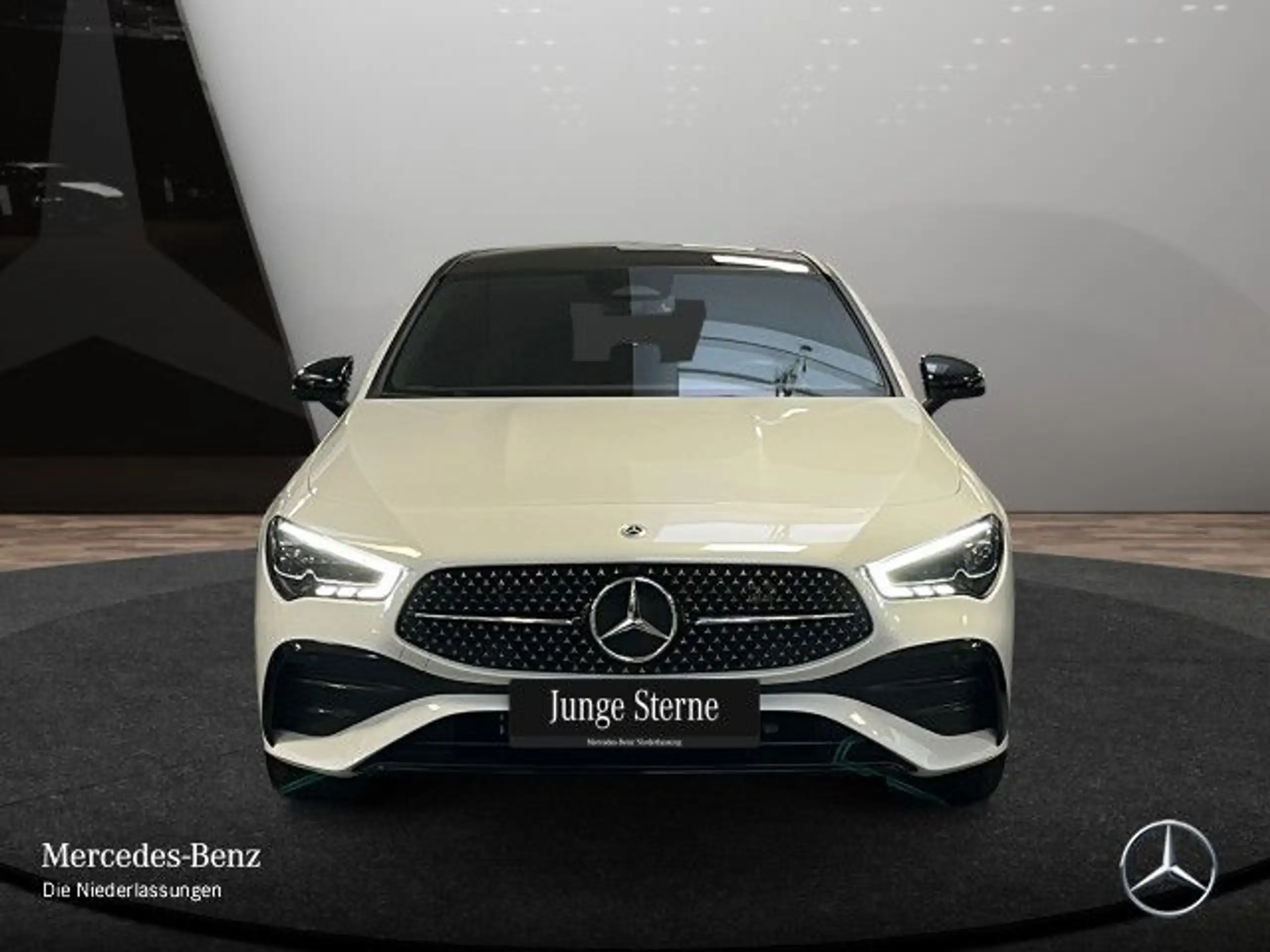 Mercedes-Benz - CLA 250