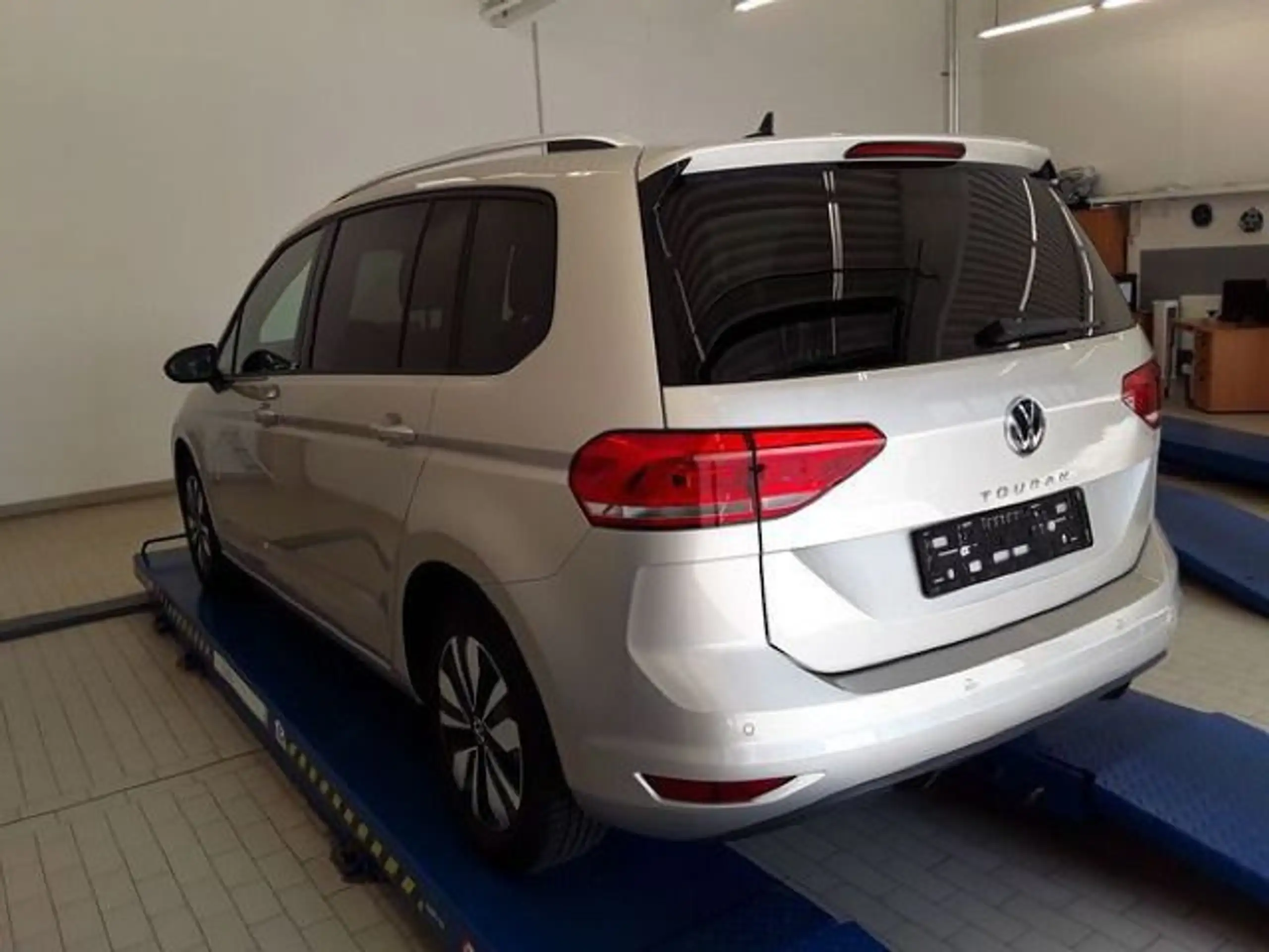 Volkswagen - Touran