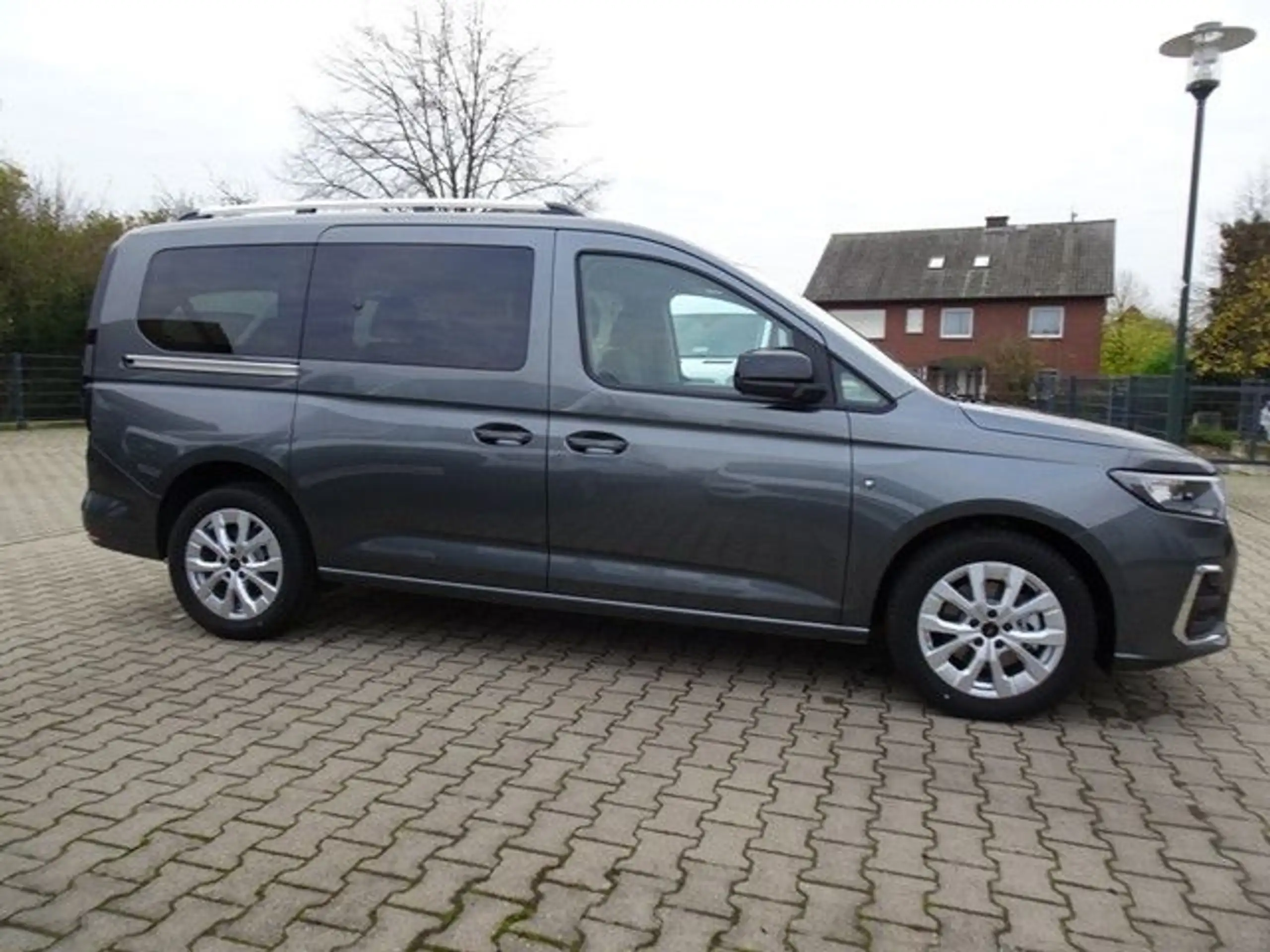 Ford - Grand Tourneo