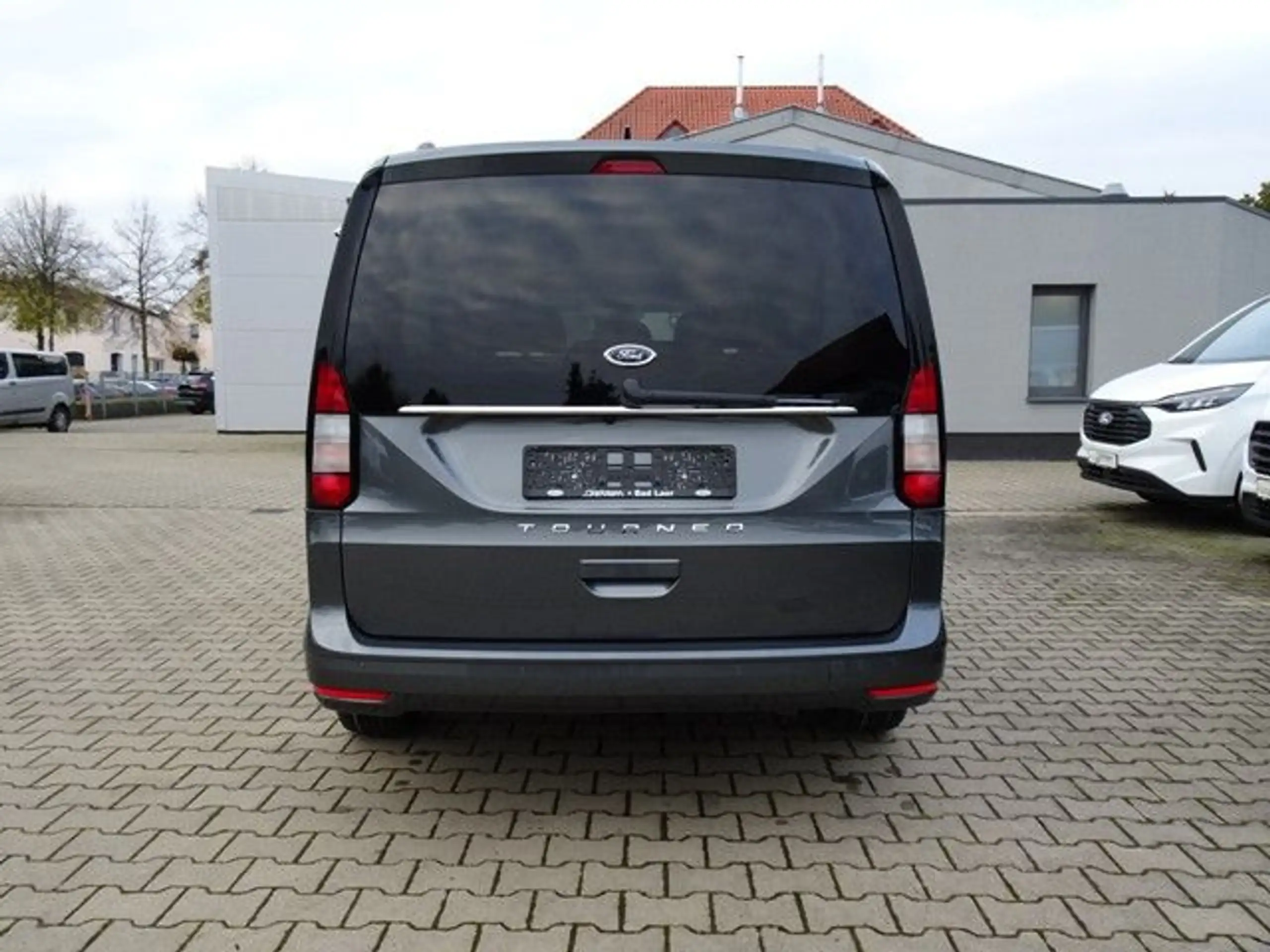 Ford - Grand Tourneo