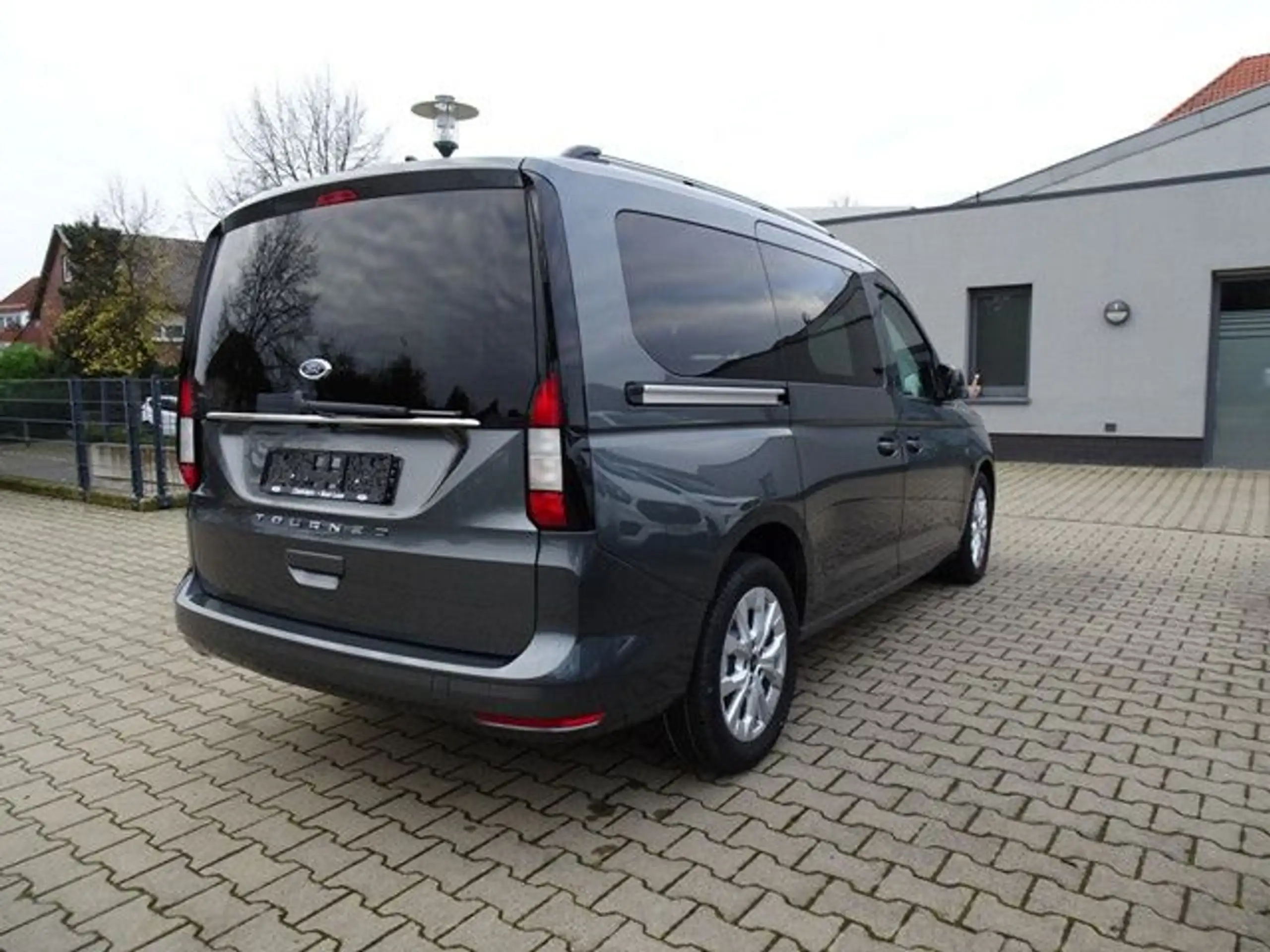 Ford - Grand Tourneo