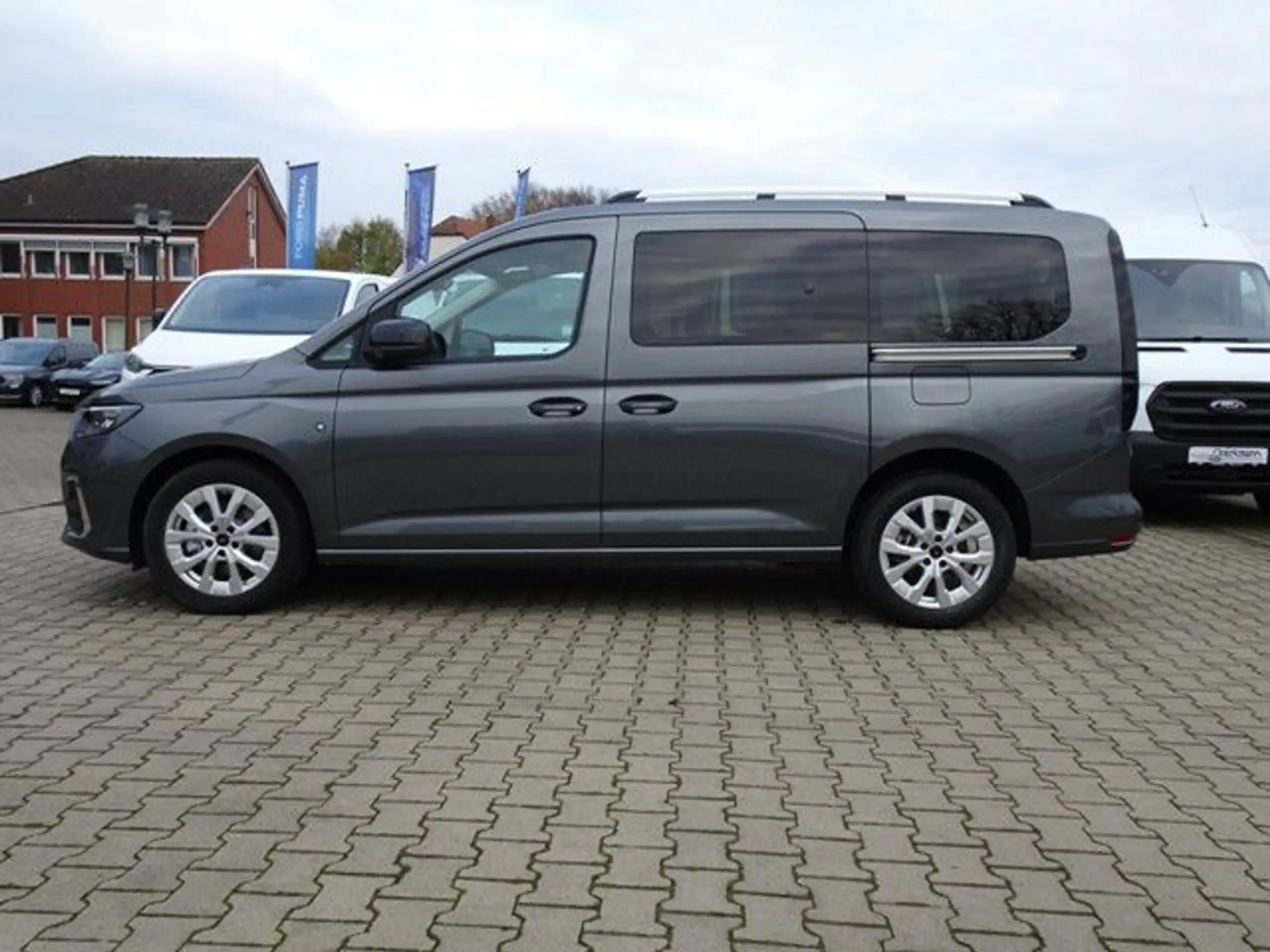 Ford - Grand Tourneo