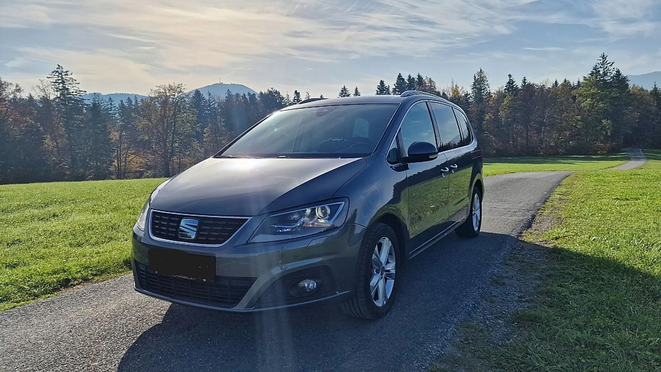 SEAT - Alhambra