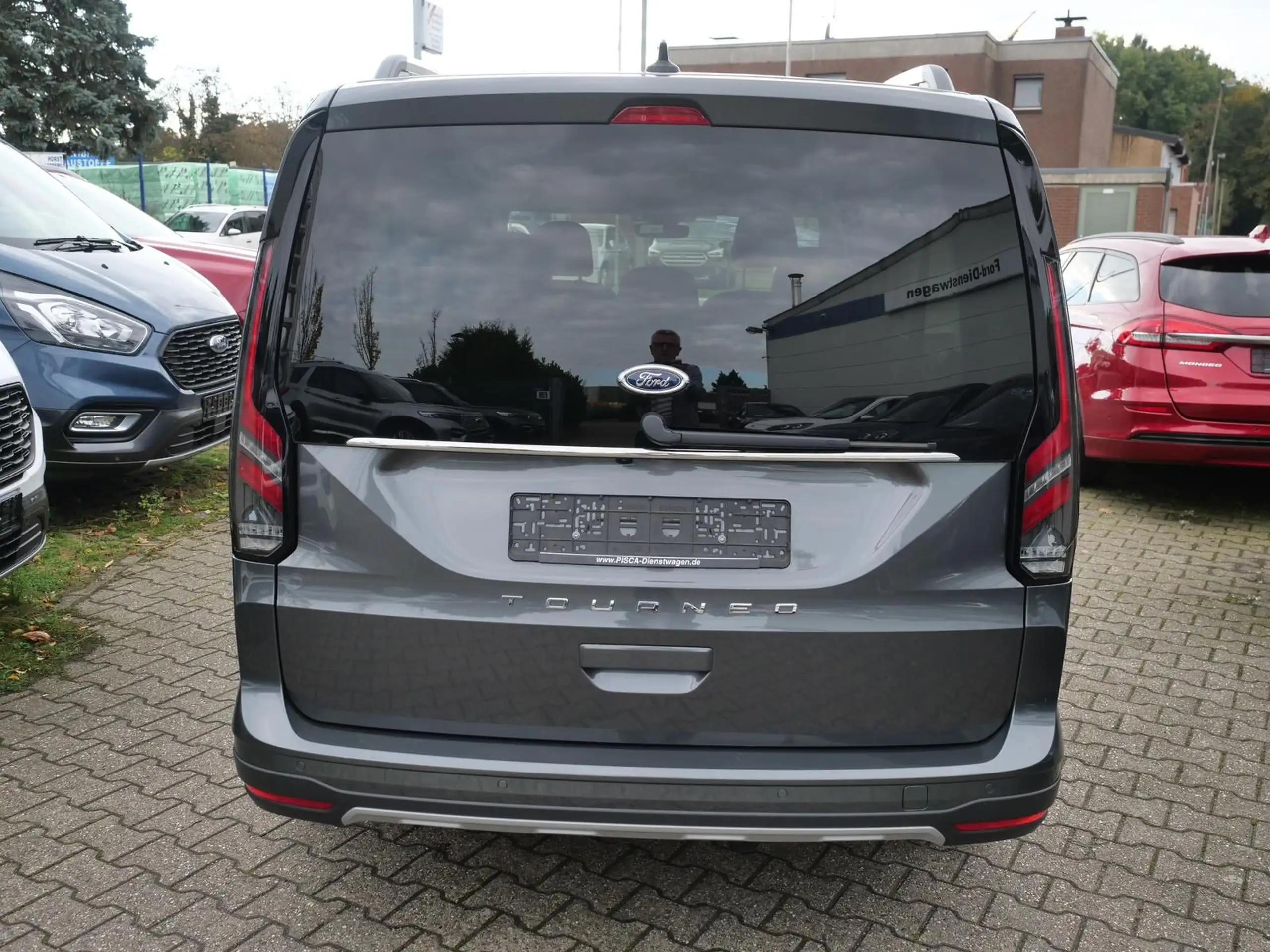 Ford - Grand Tourneo