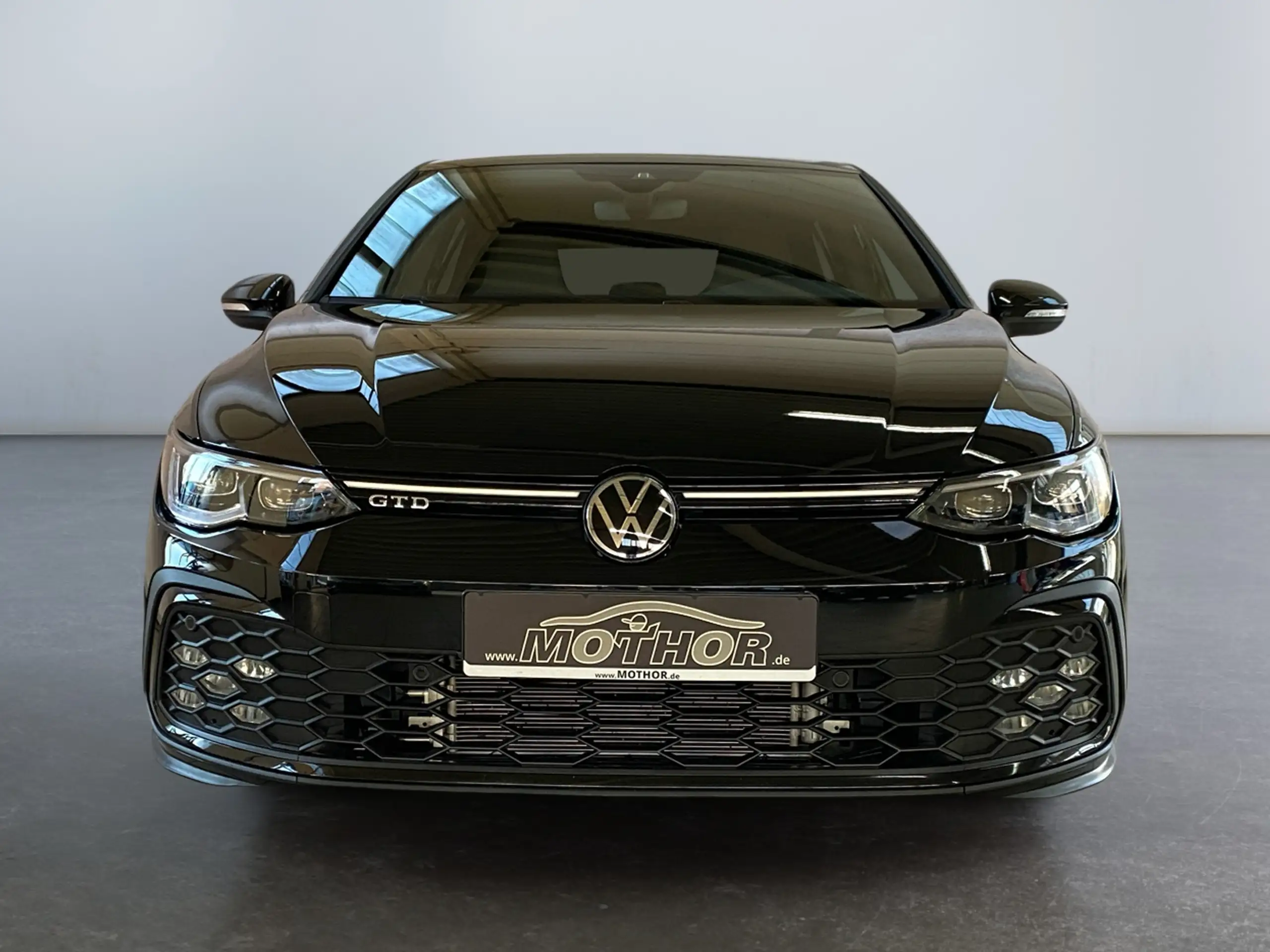 Volkswagen - Golf