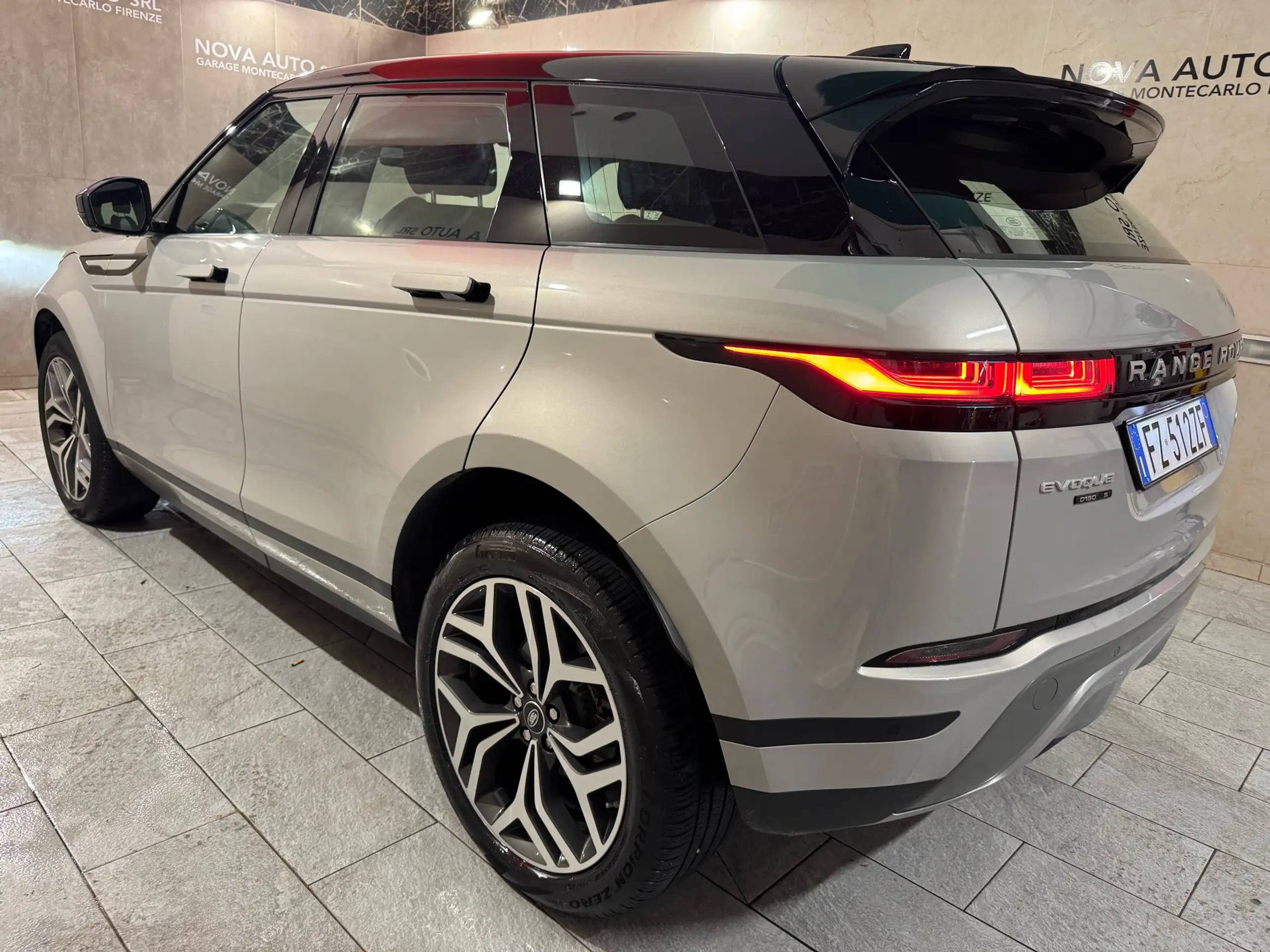 Land Rover - Range Rover Evoque