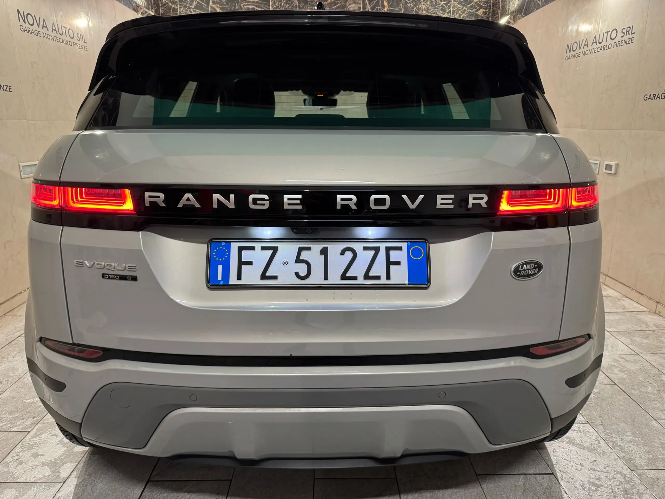 Land Rover - Range Rover Evoque