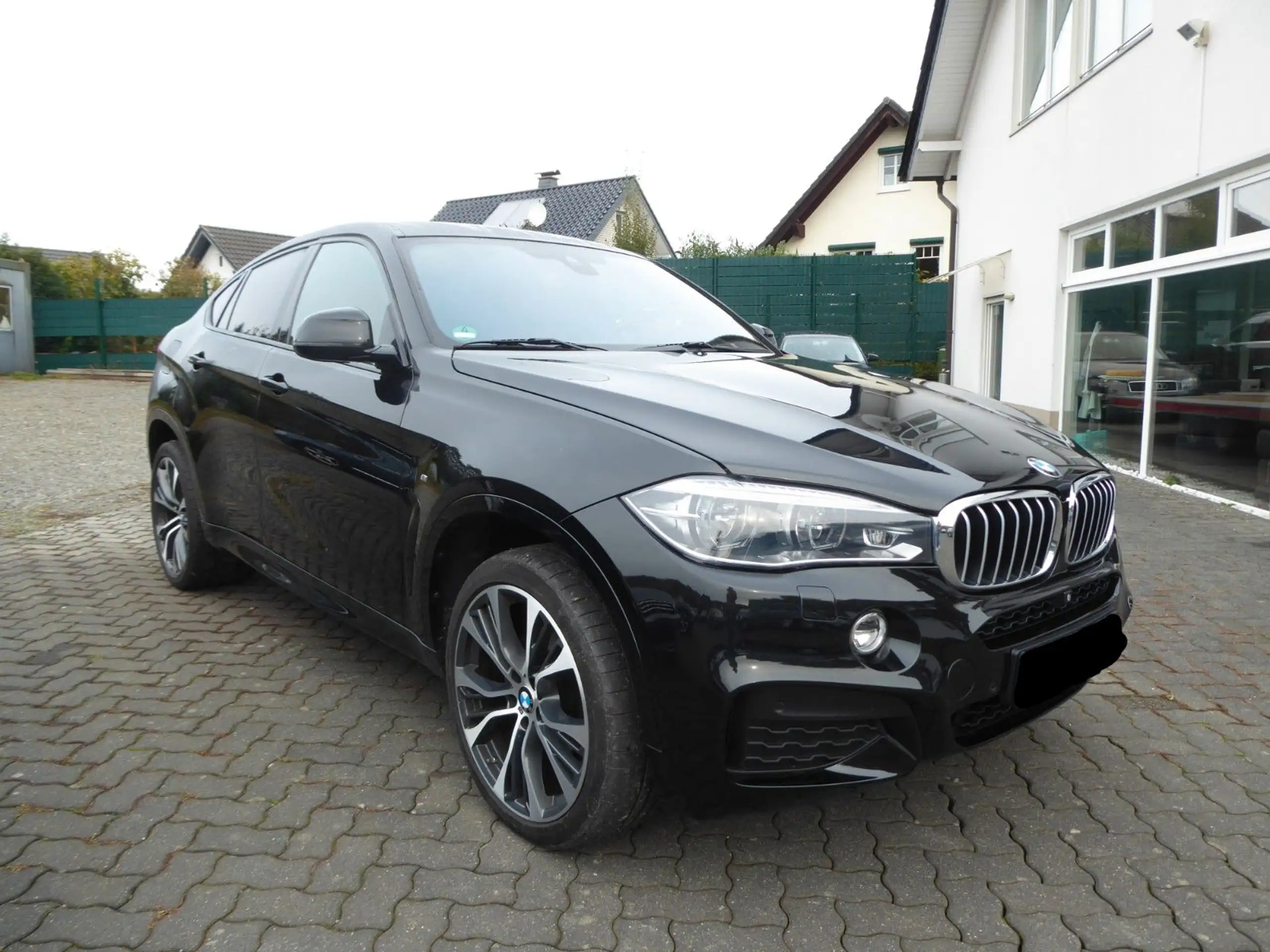 BMW - X6