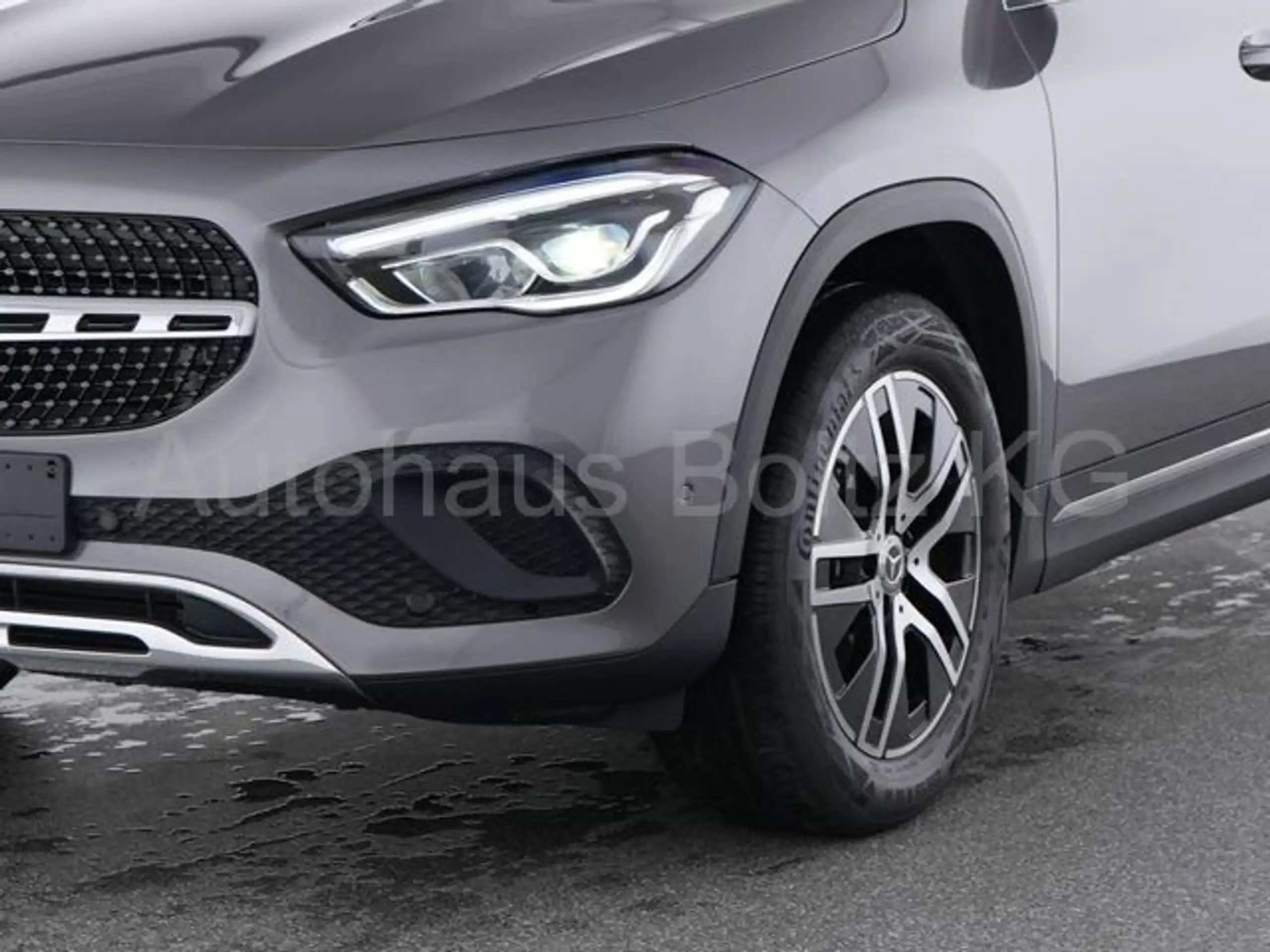 Mercedes-Benz - GLA 200