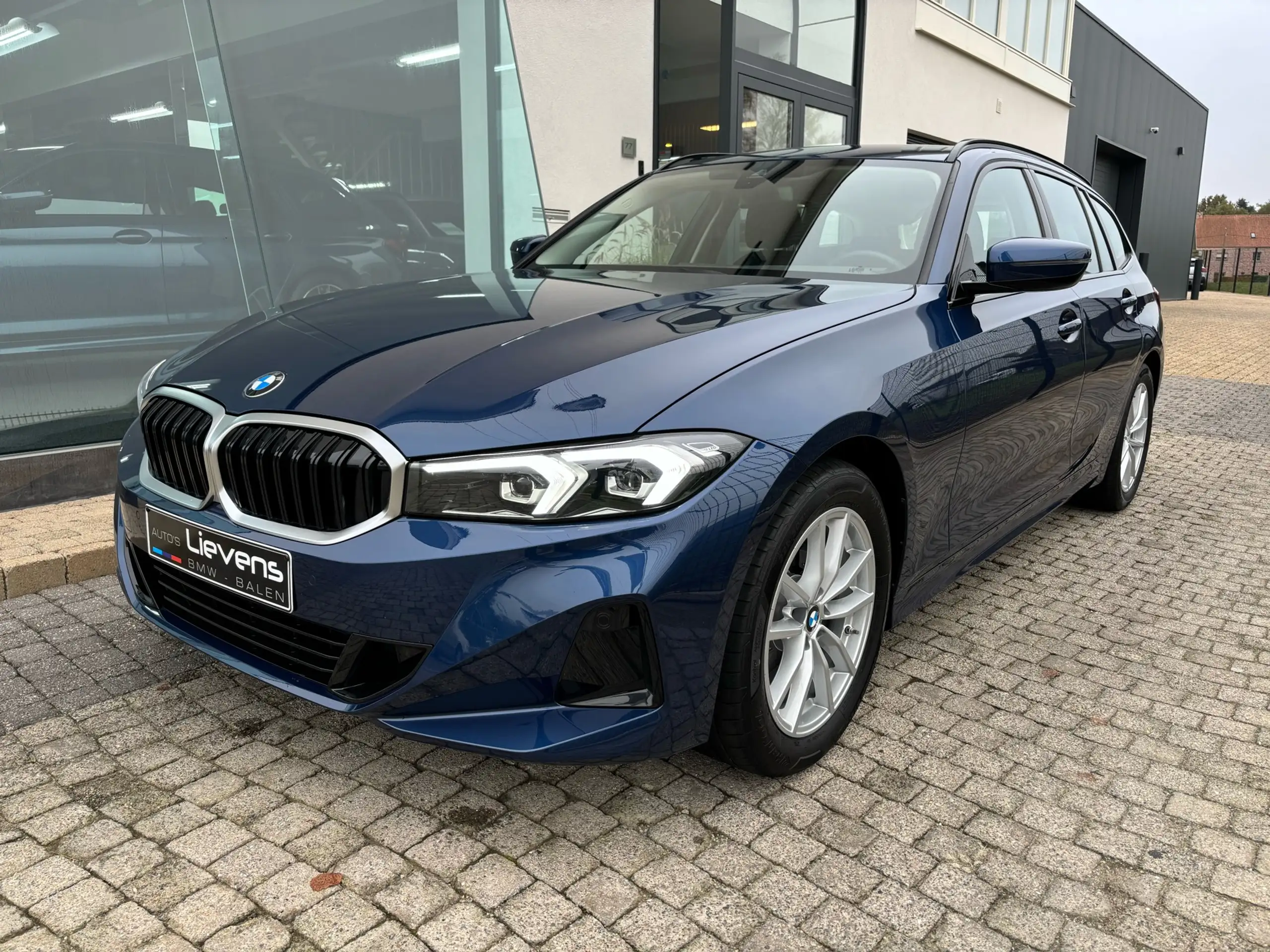 BMW - 318