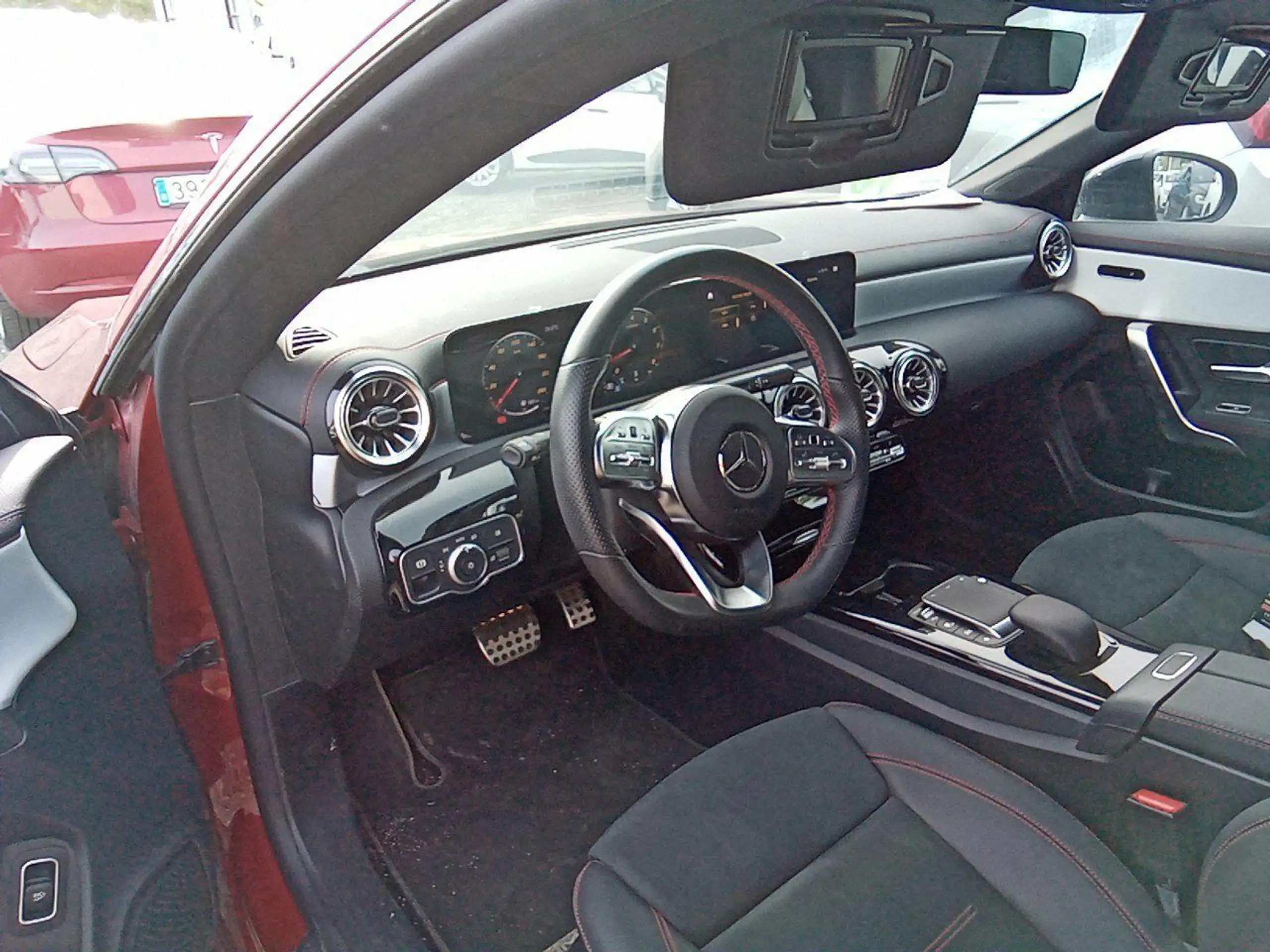 Mercedes-Benz - CLA 180