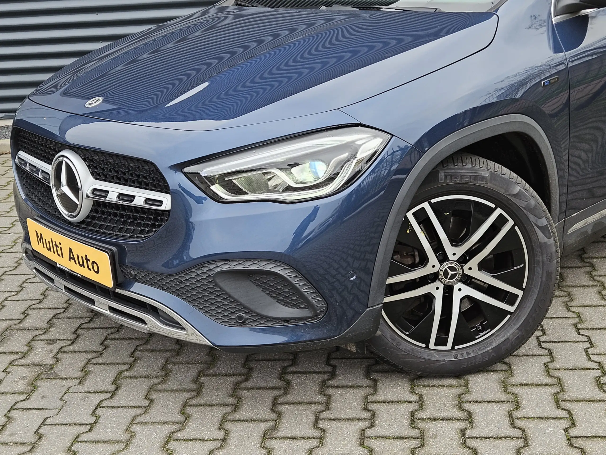 Mercedes-Benz - GLA 250