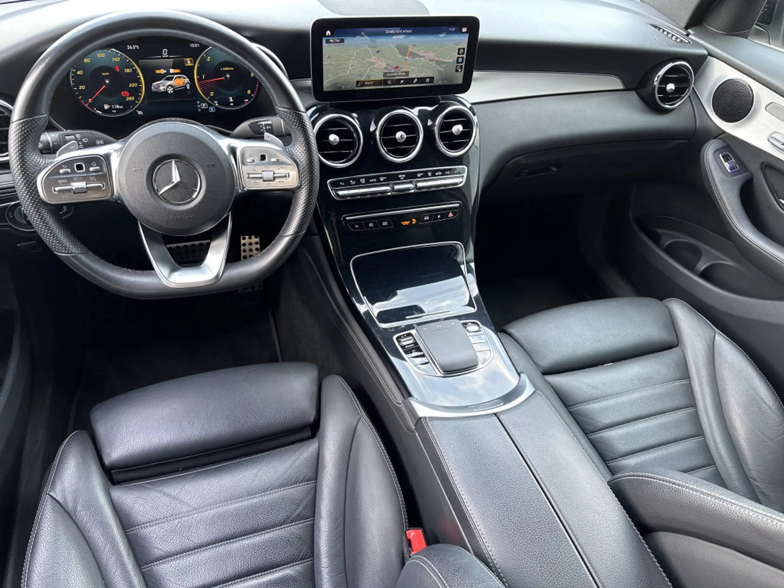 Mercedes-Benz - GLC 220