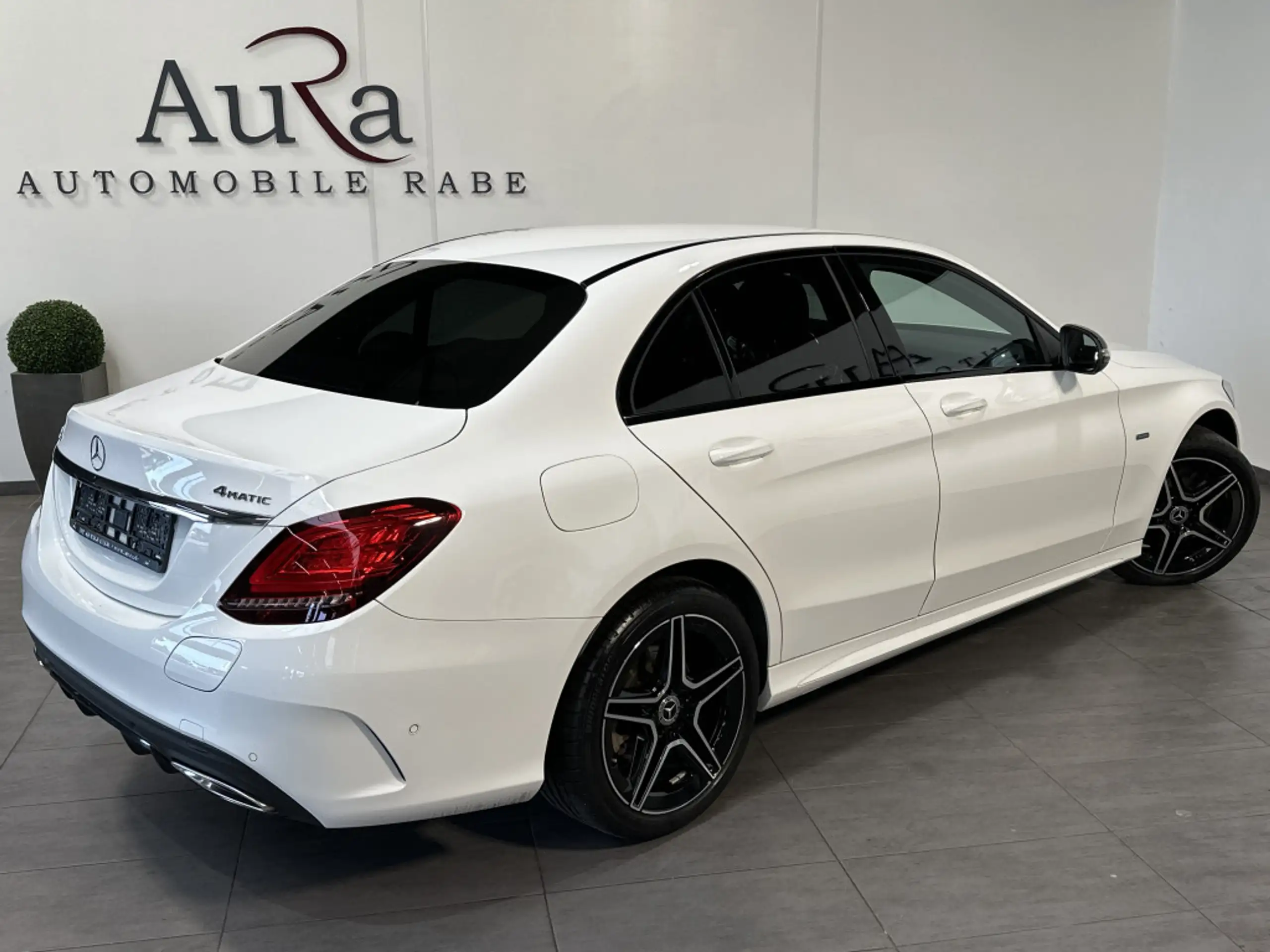 Mercedes-Benz - C 300