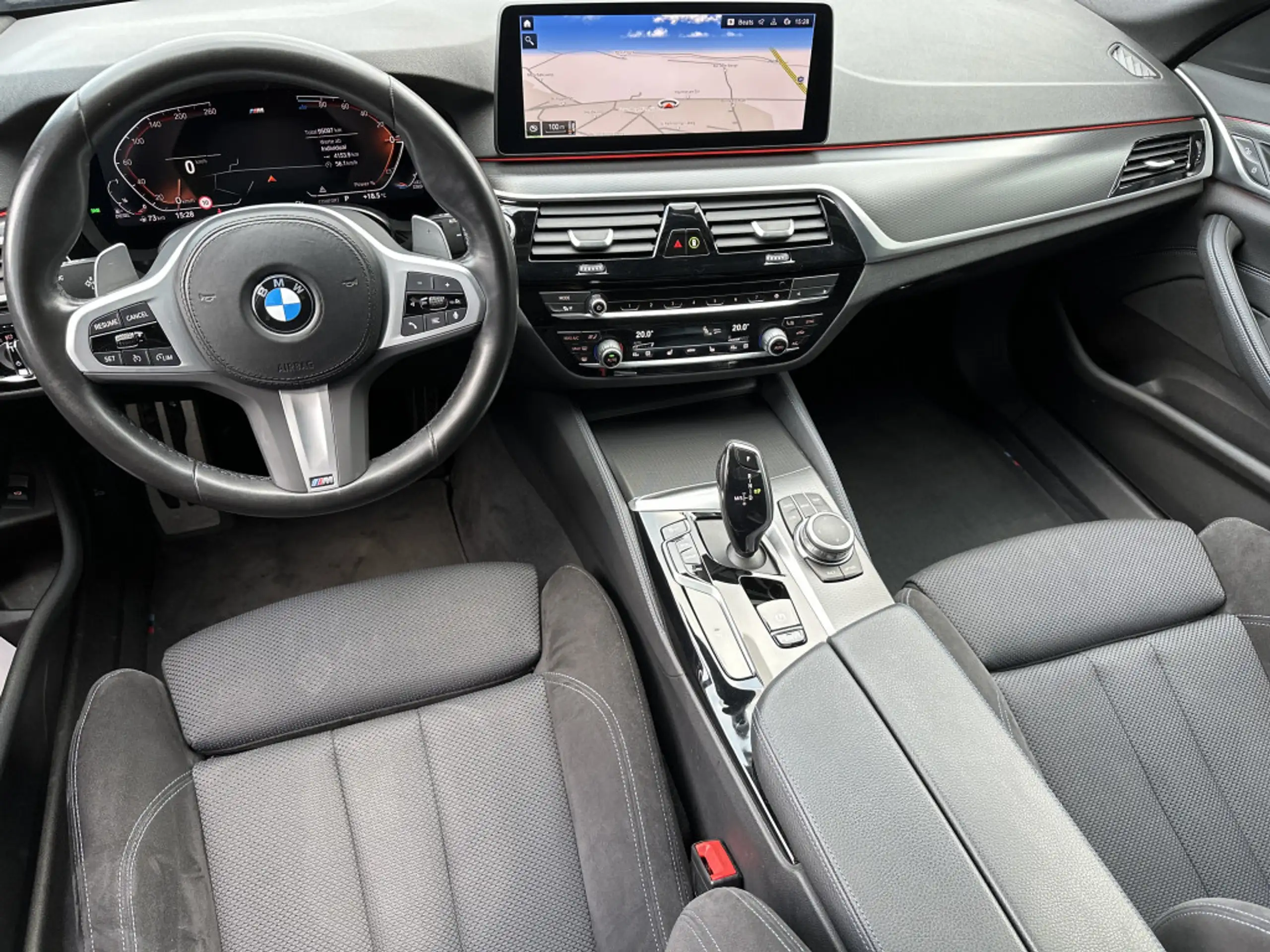 BMW - 520