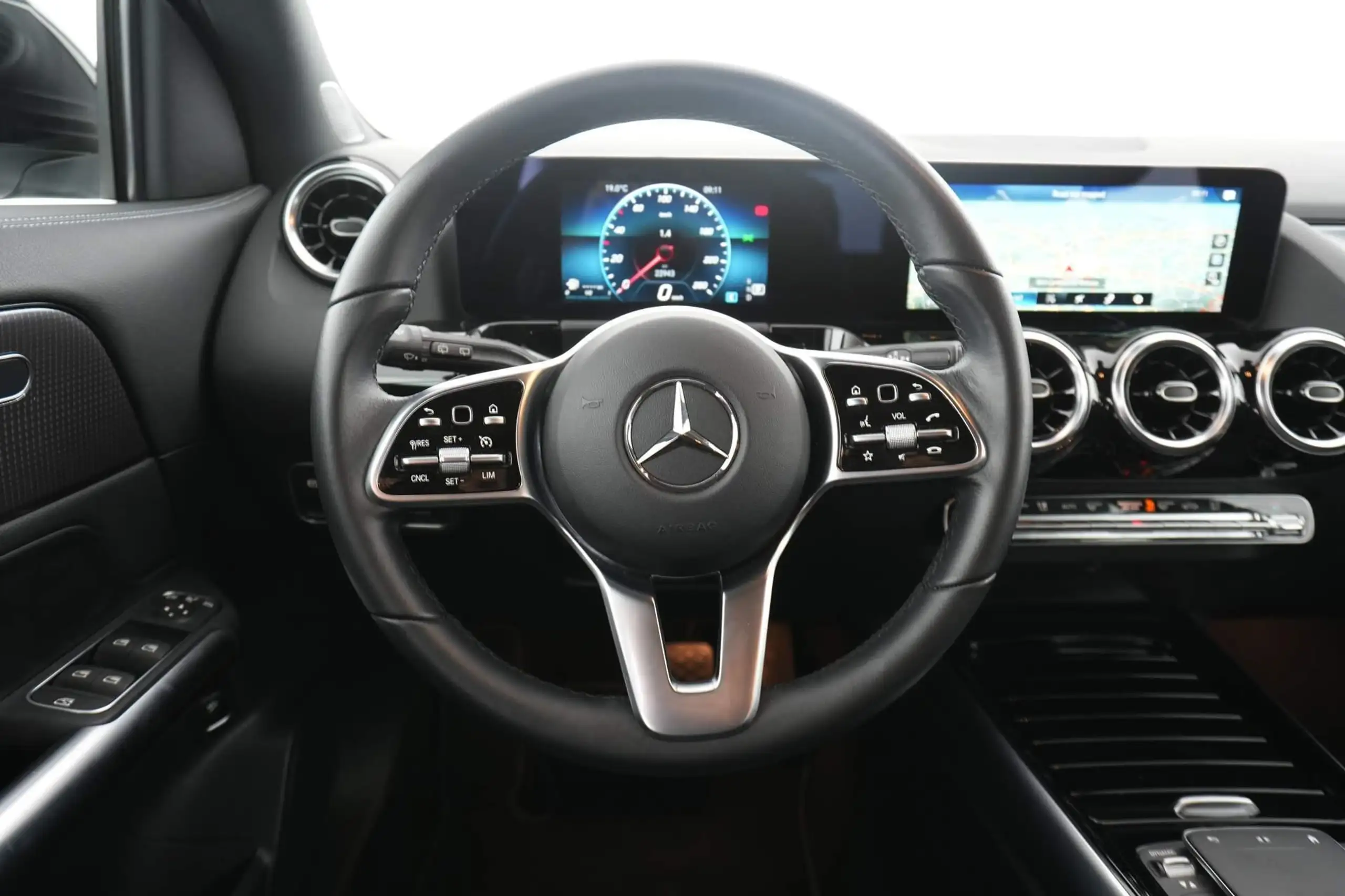 Mercedes-Benz - GLA 180