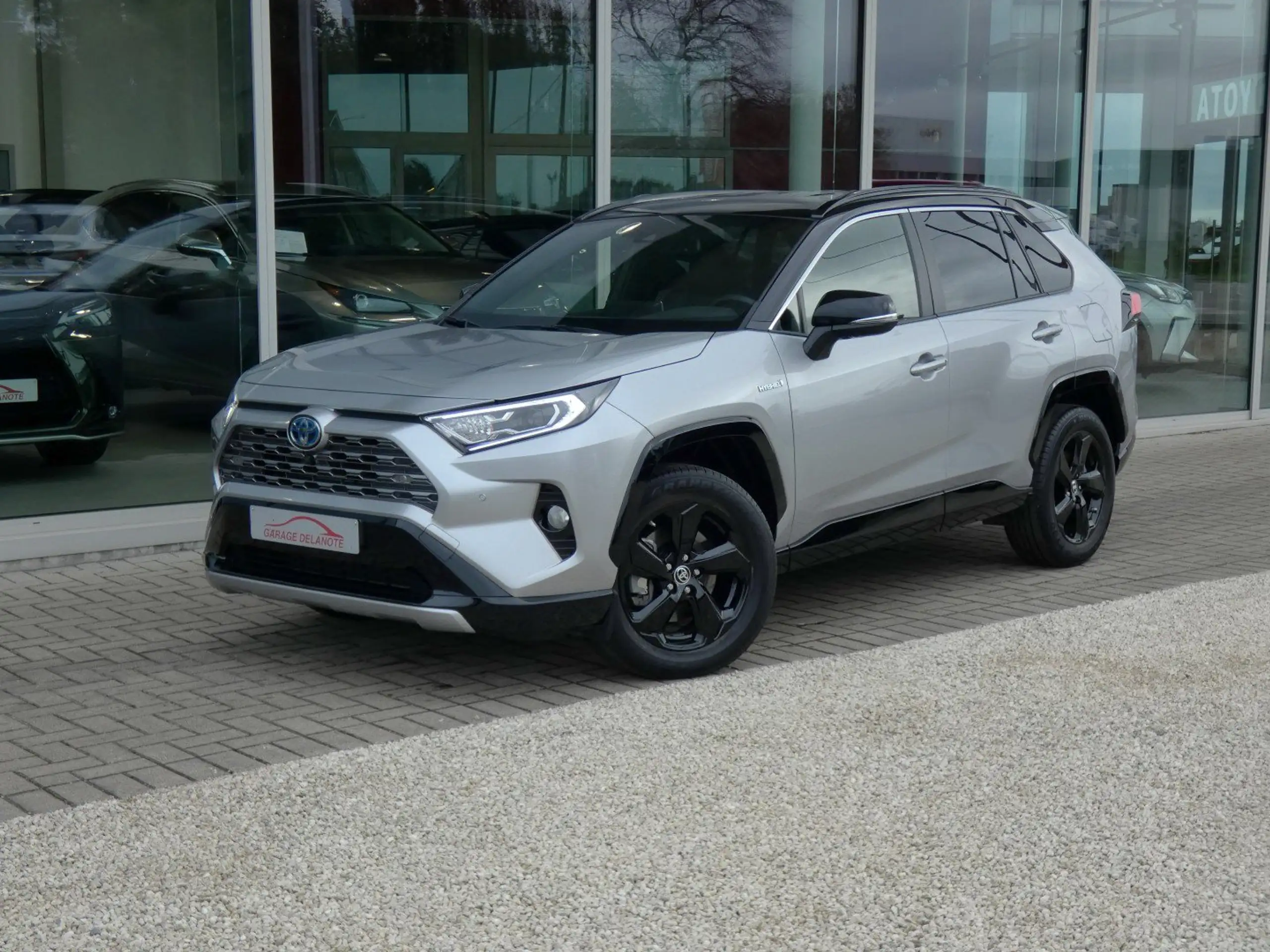 Toyota - RAV 4