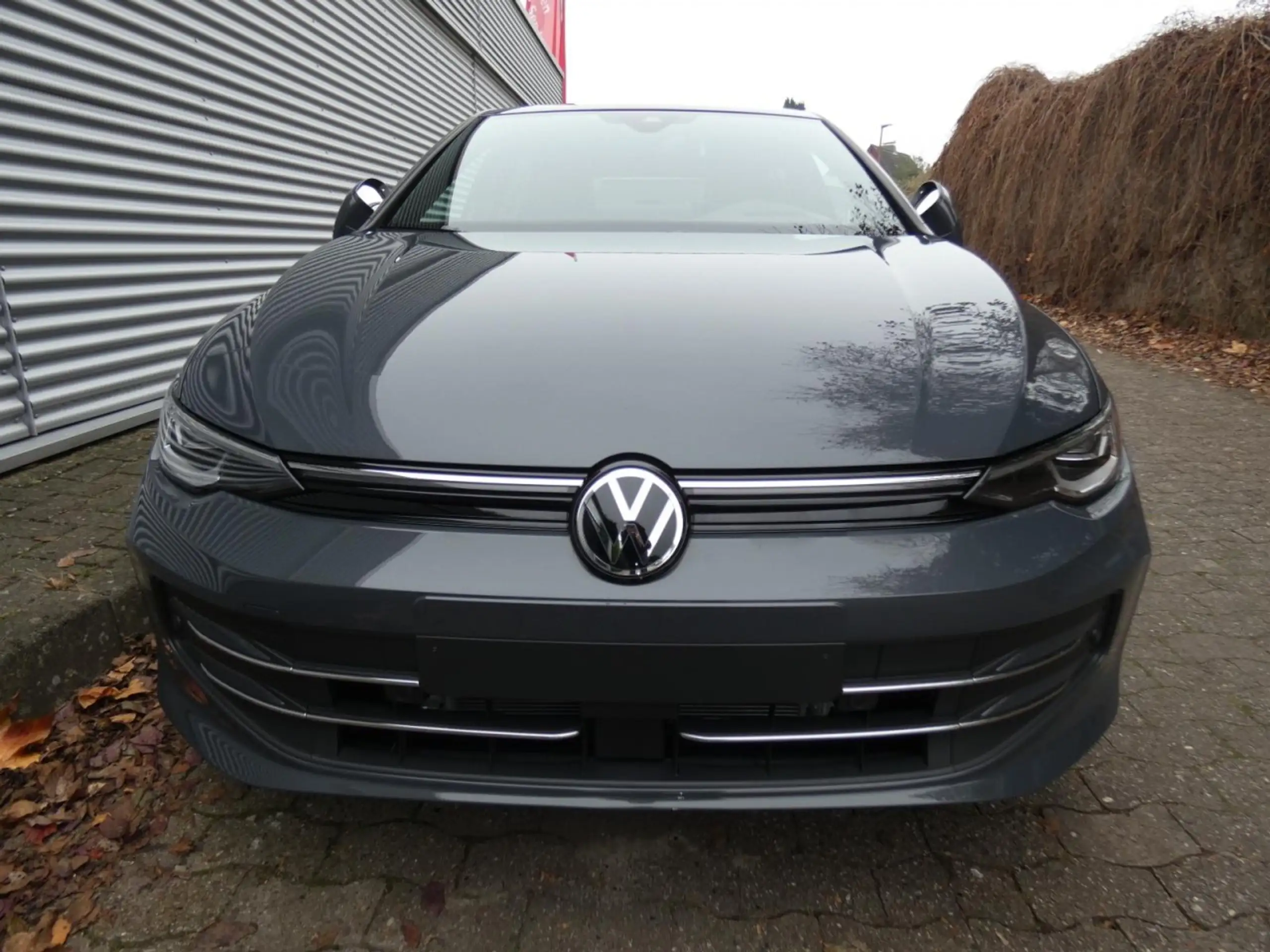 Volkswagen - Golf