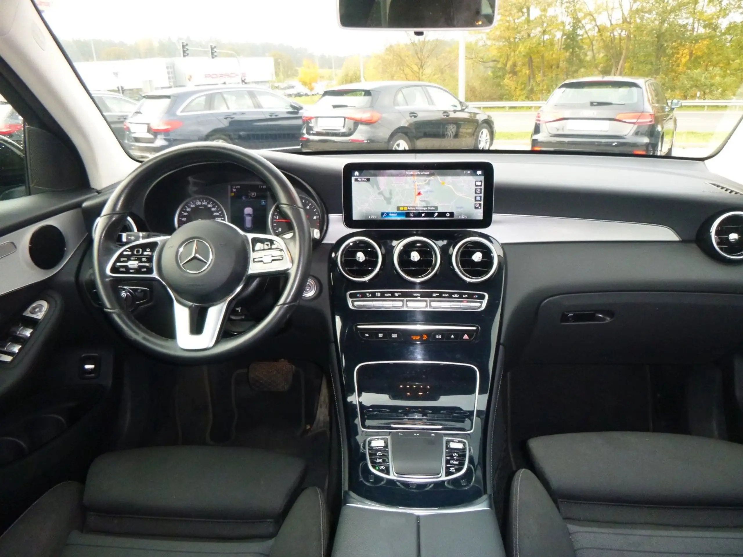 Mercedes-Benz - GLC 220