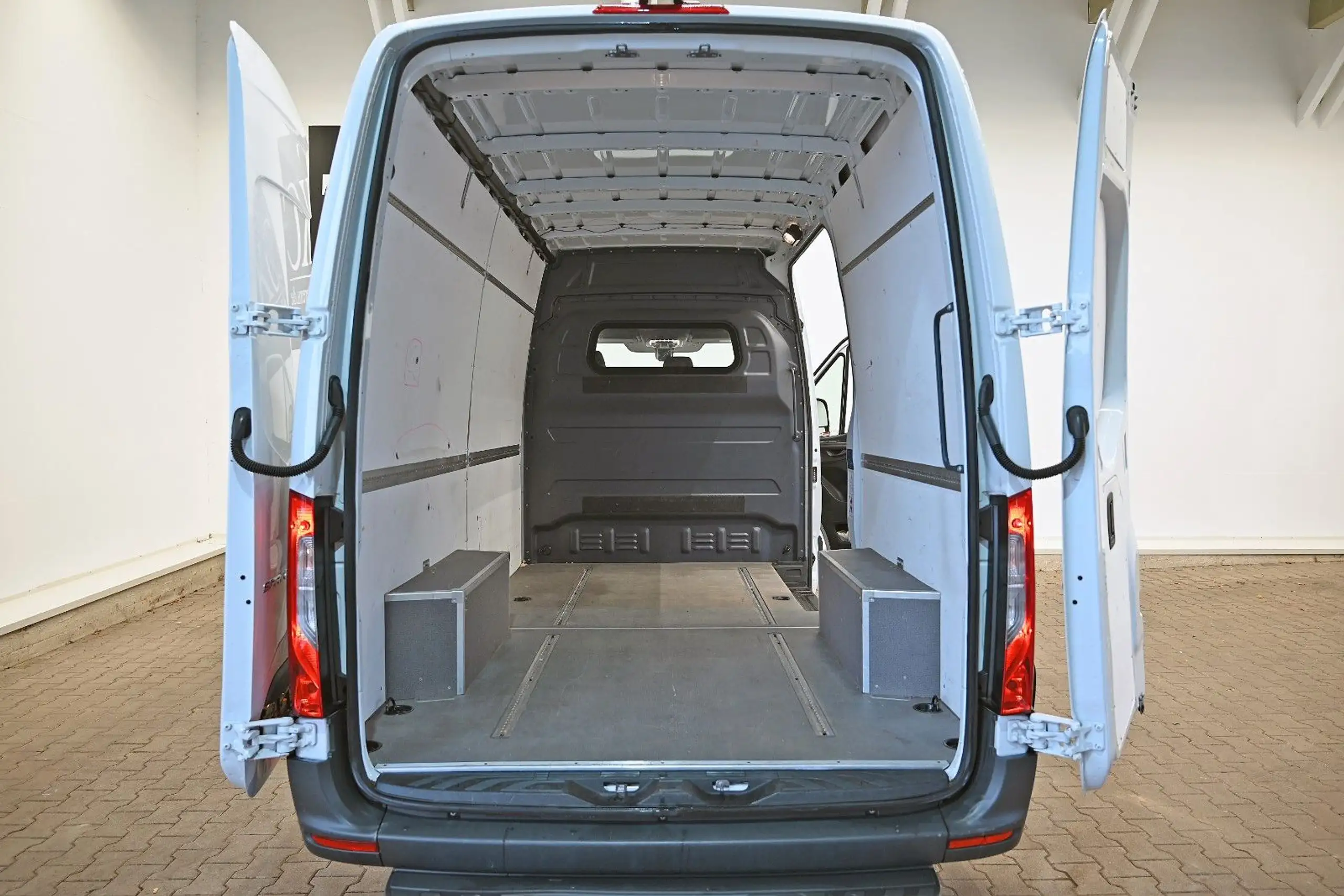 Mercedes-Benz - Sprinter