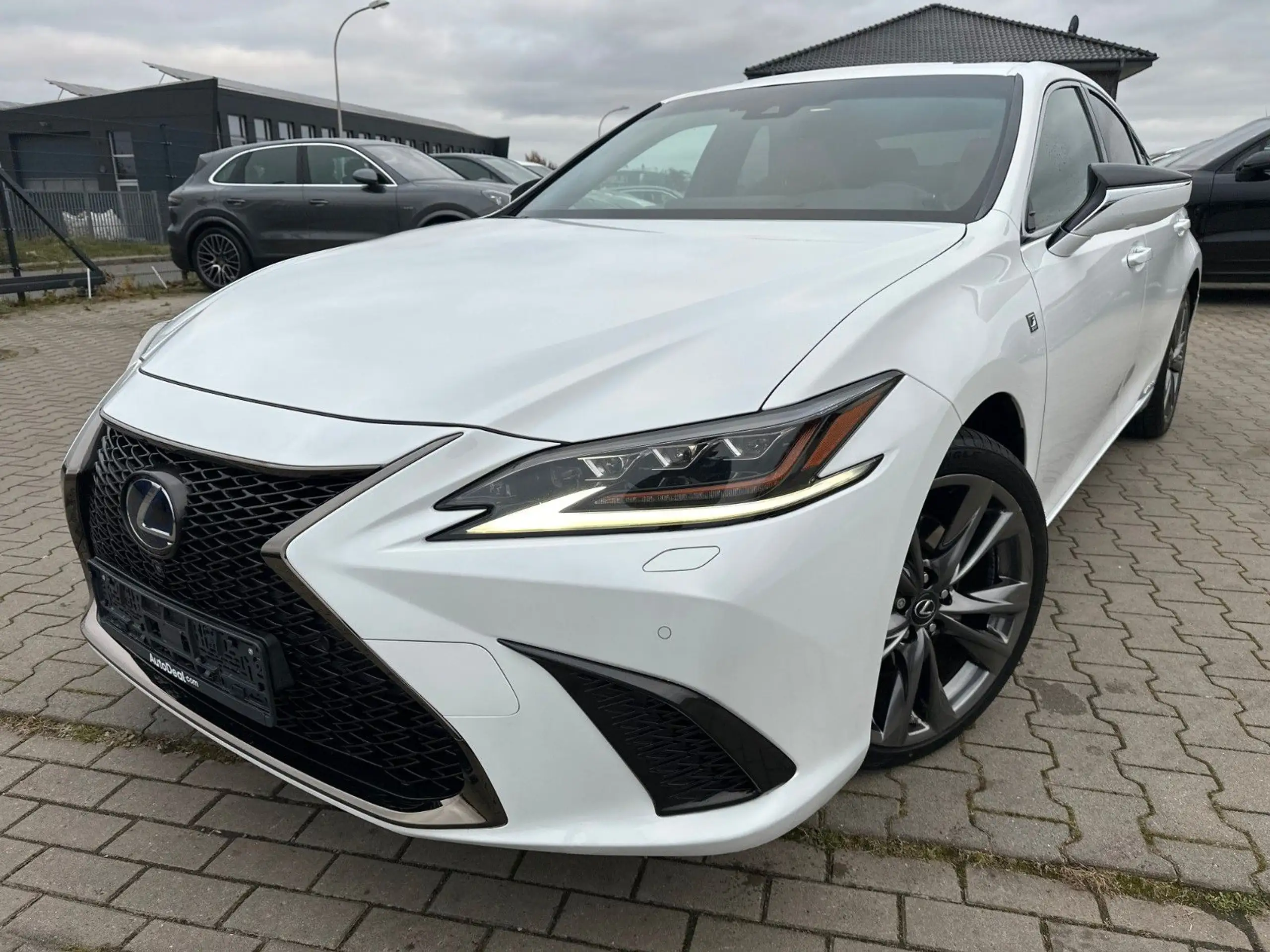 Lexus - ES 300