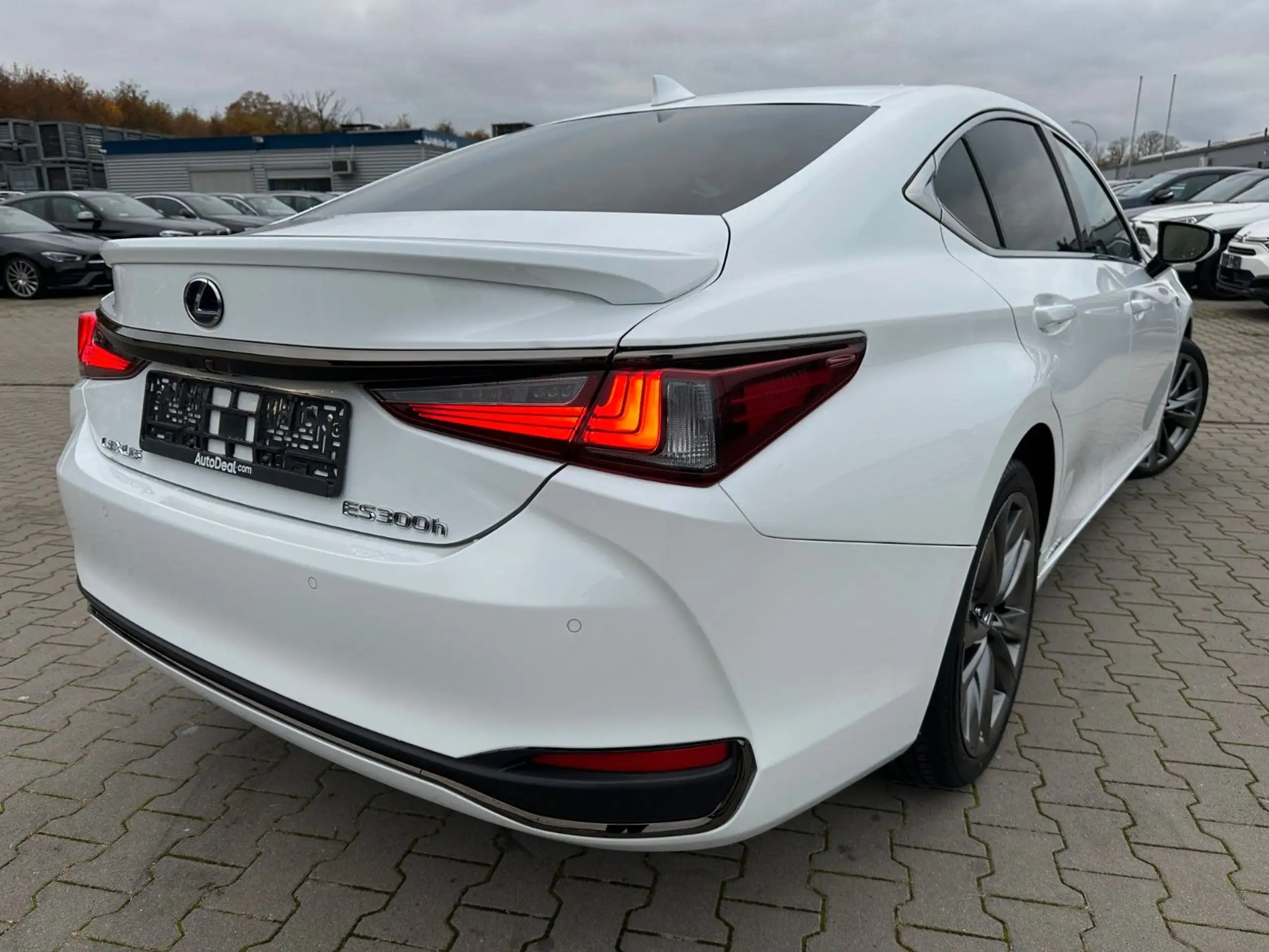 Lexus - ES 300