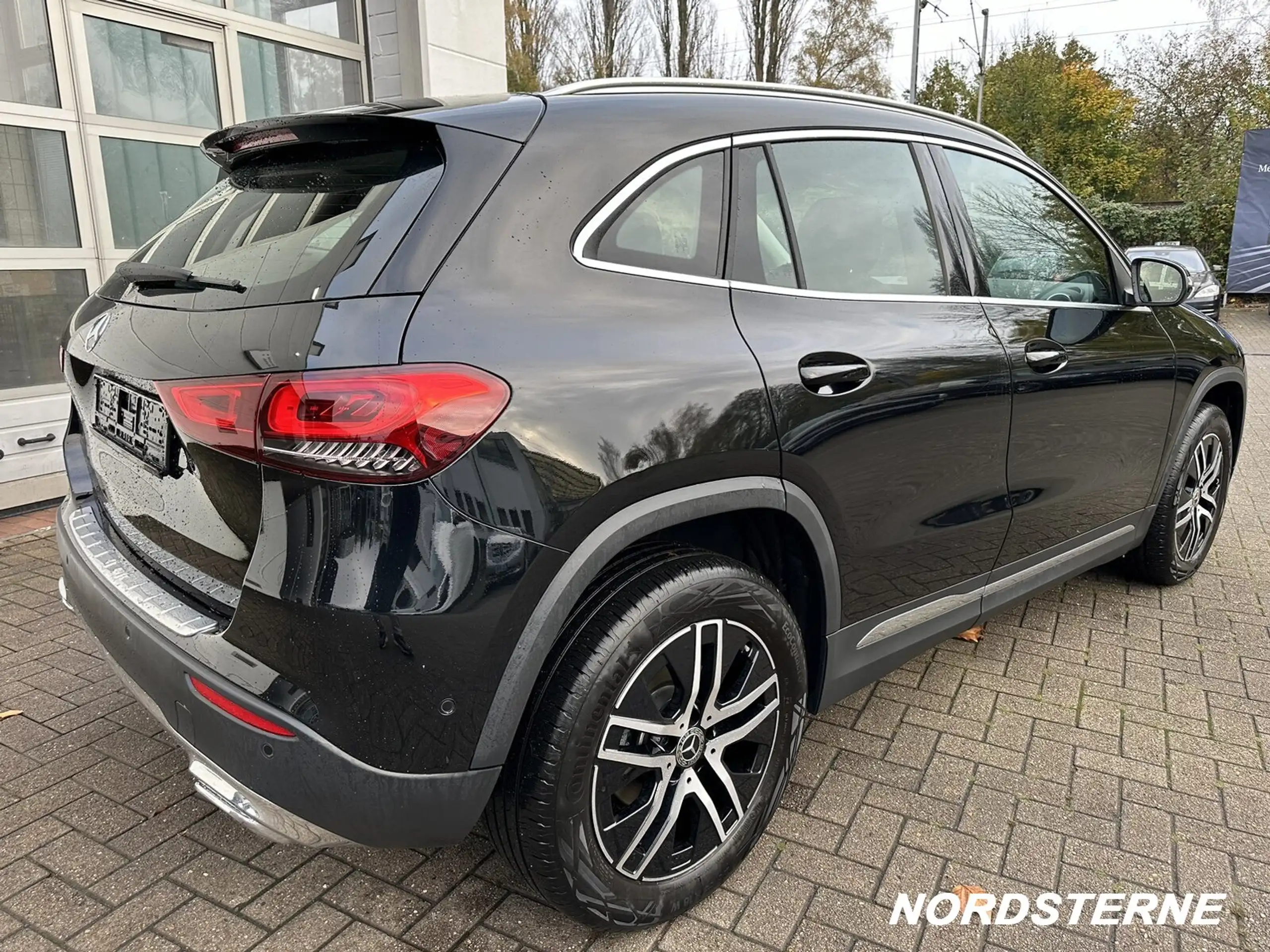 Mercedes-Benz - GLA 200