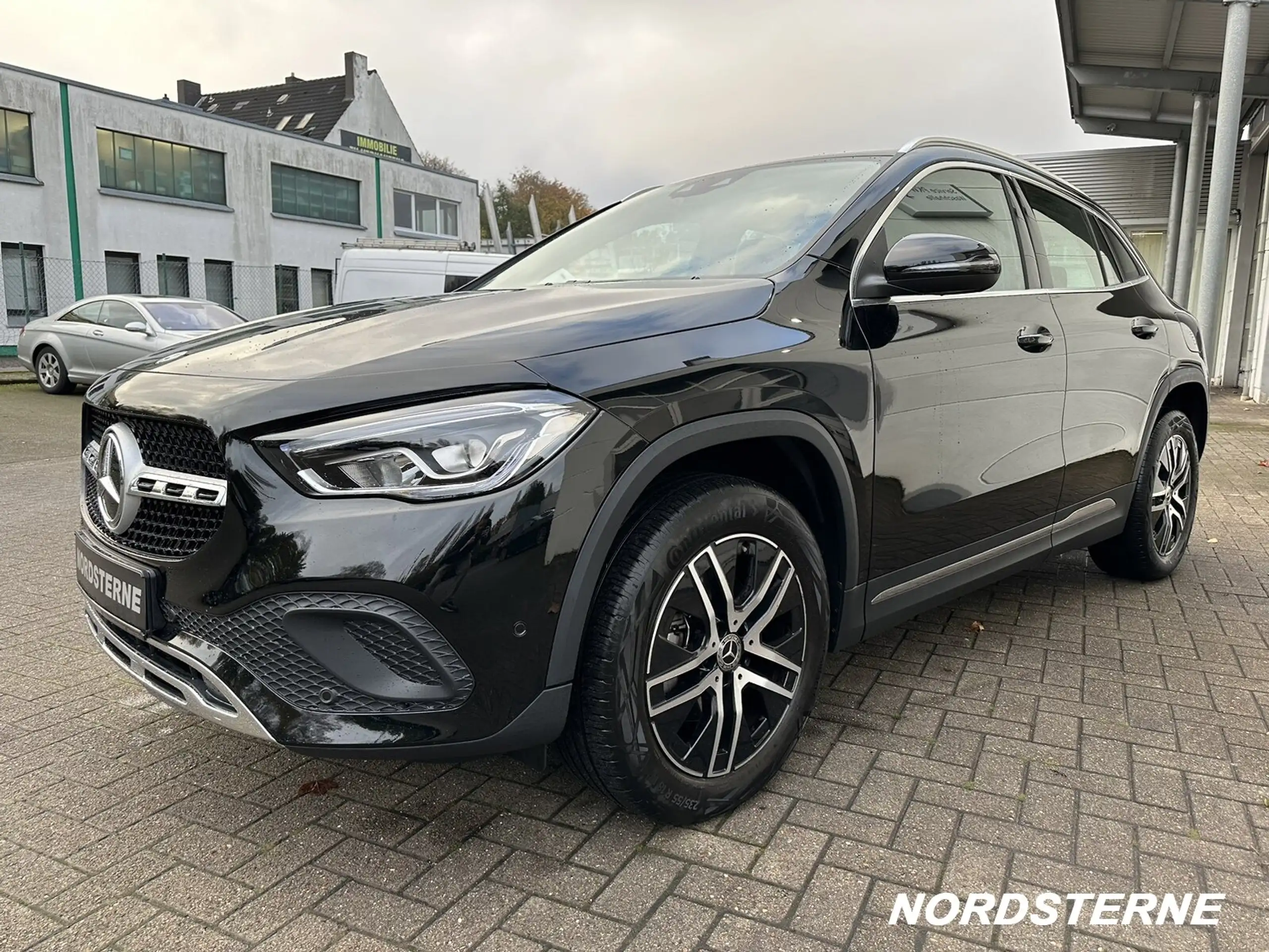 Mercedes-Benz - GLA 200