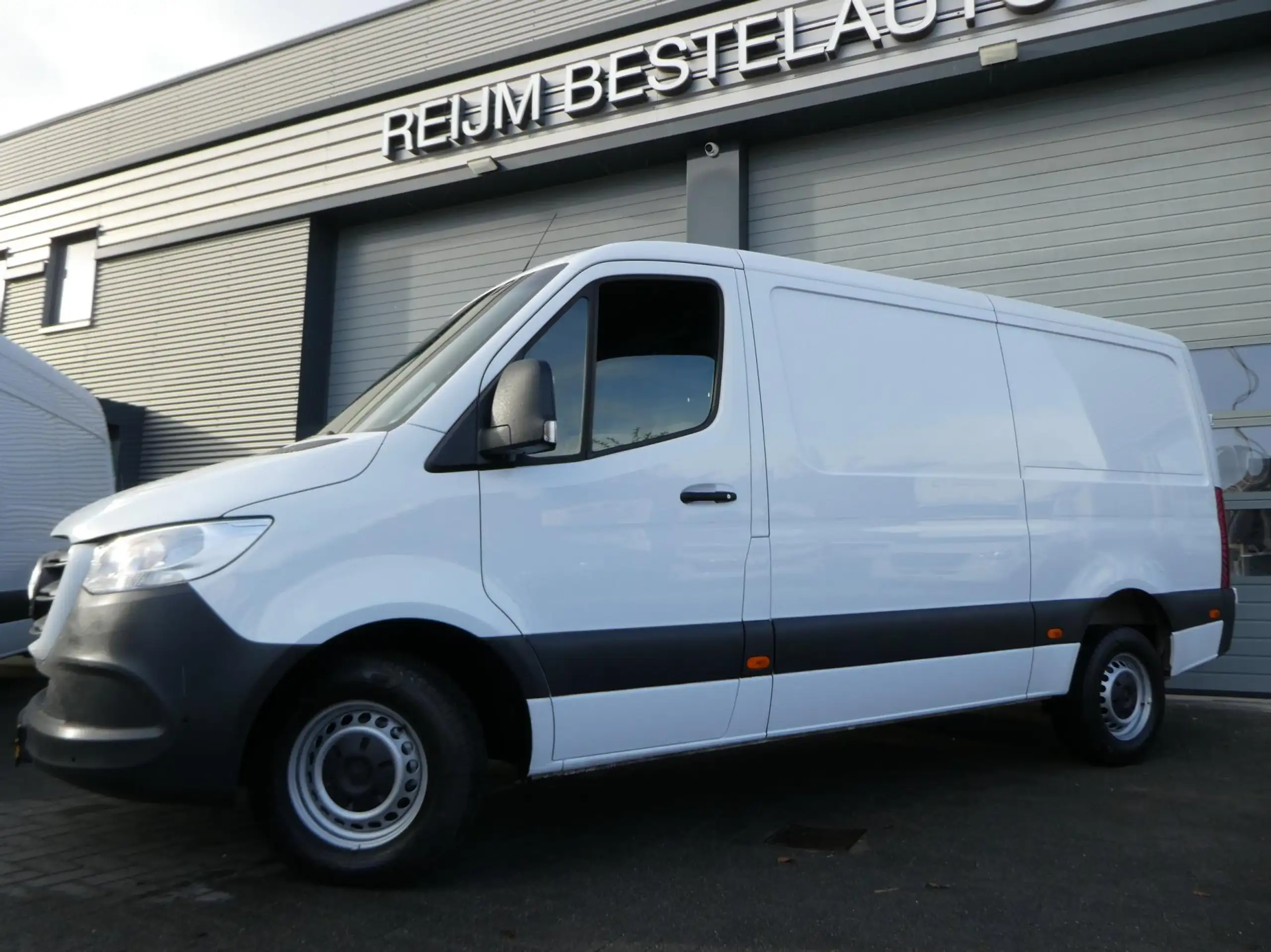 Mercedes-Benz - Sprinter