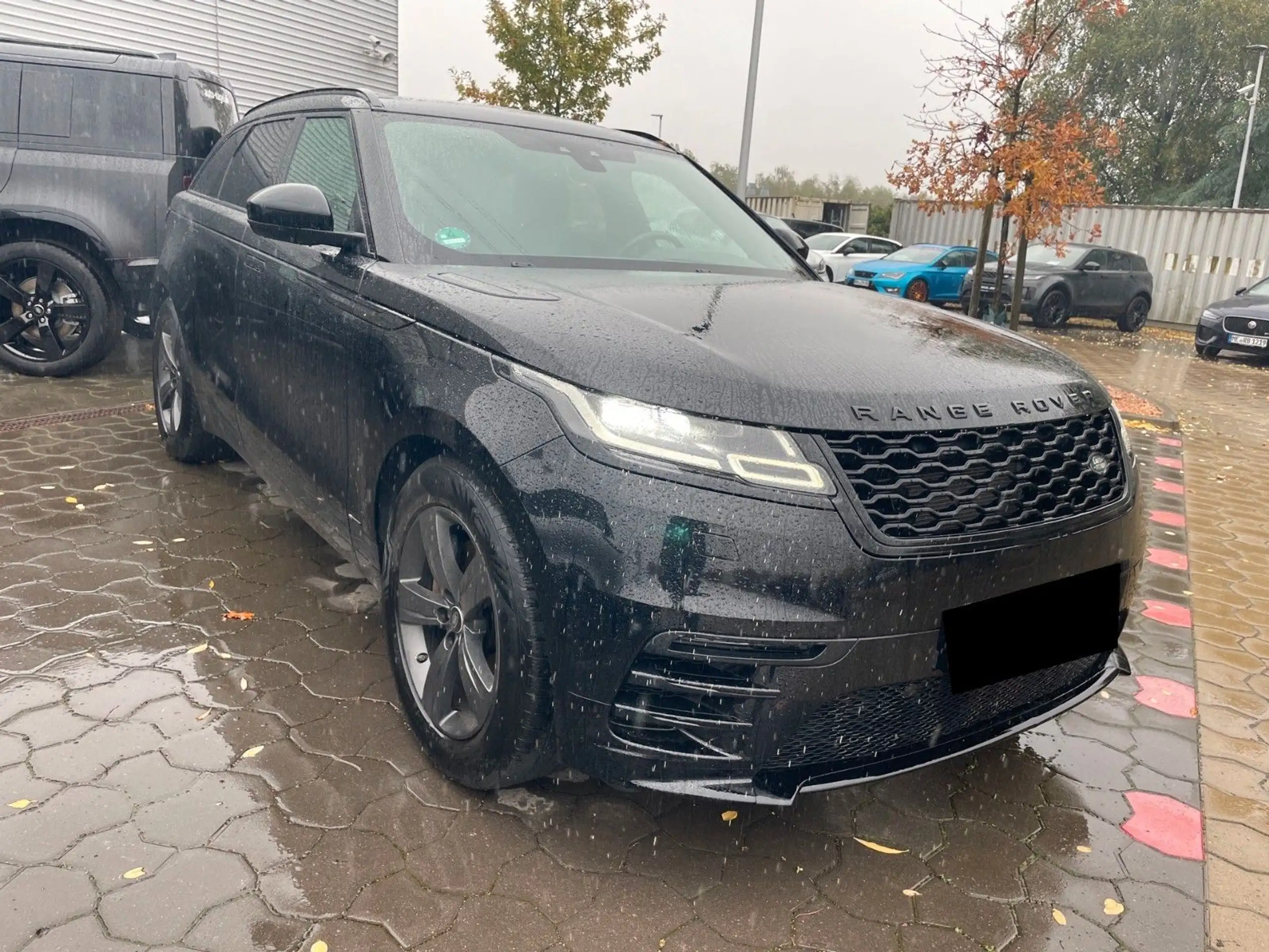 Land Rover - Range Rover Velar