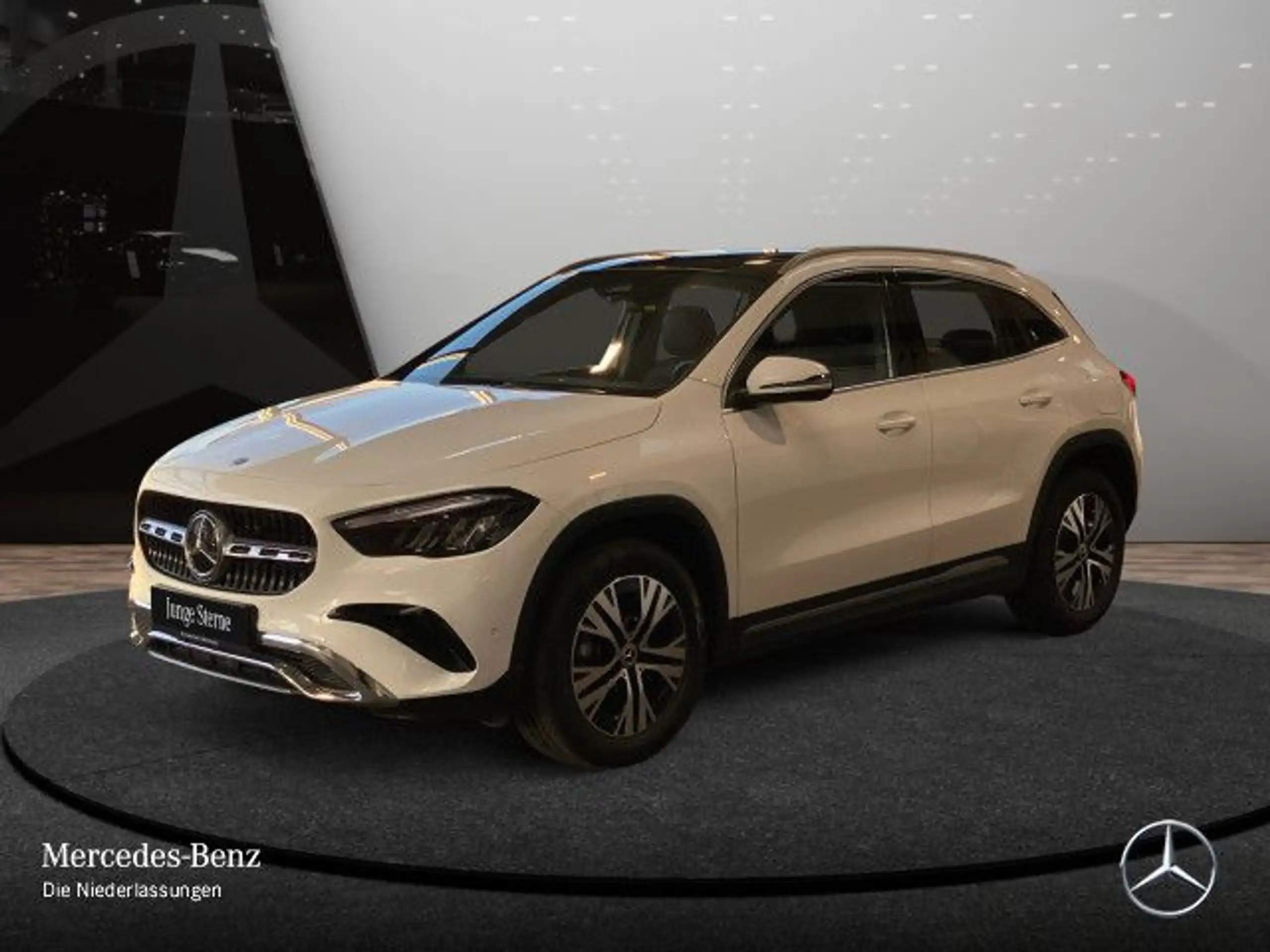 Mercedes-Benz - GLA 180