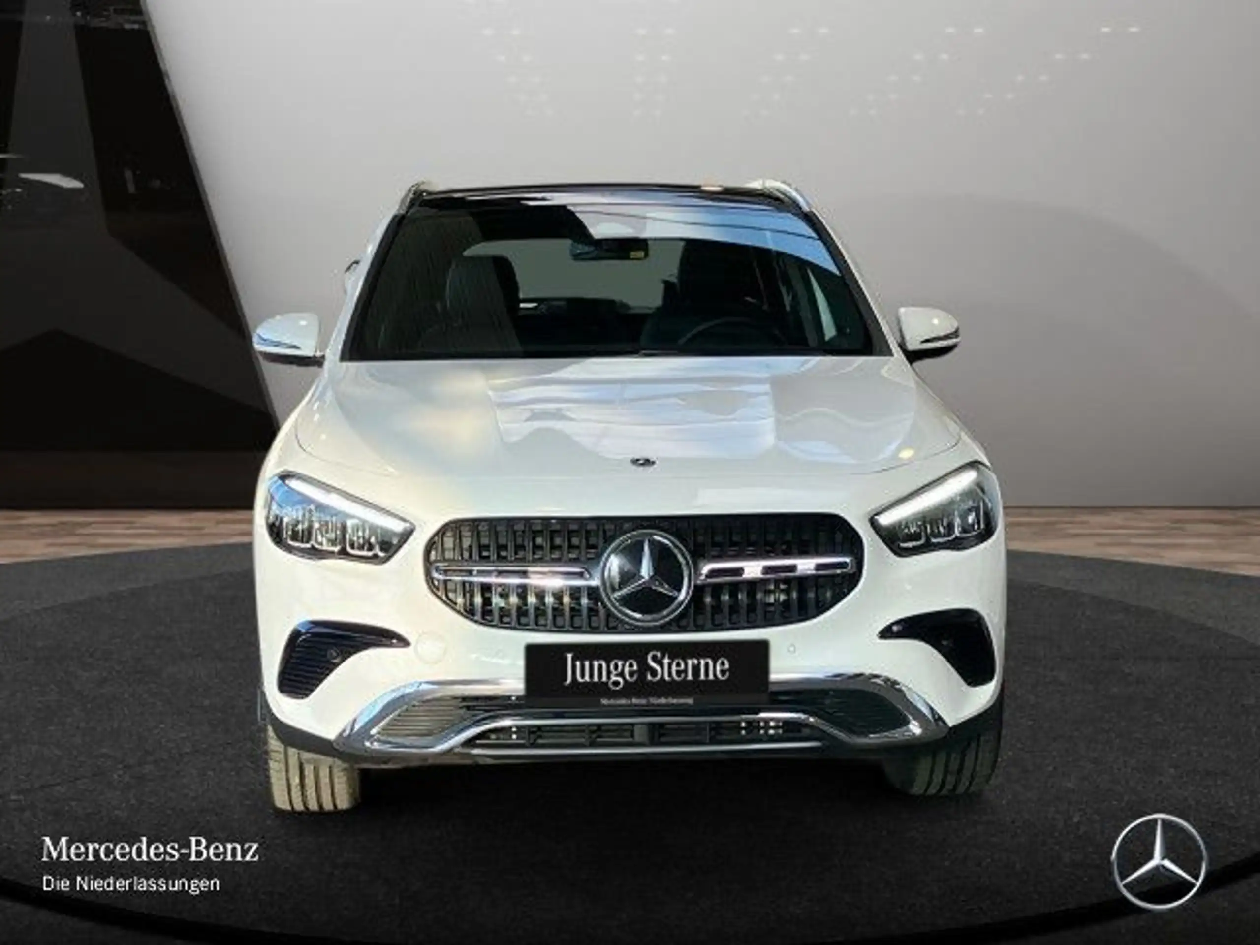 Mercedes-Benz - GLA 180