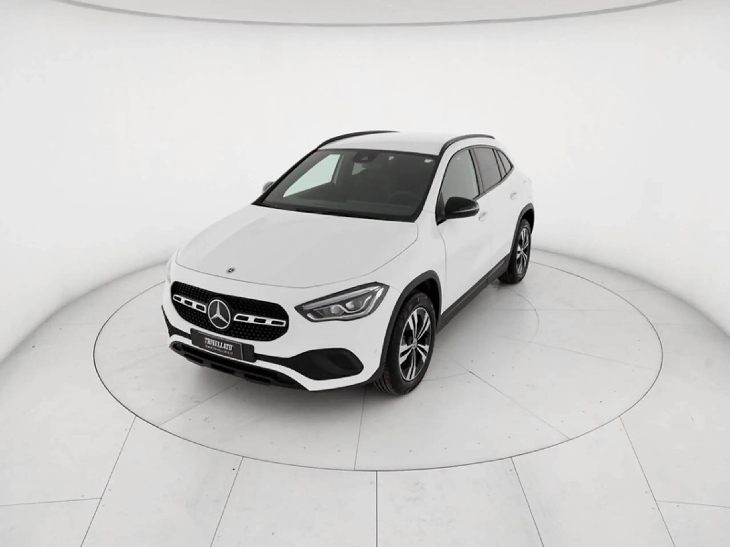 Mercedes-Benz - GLA 220