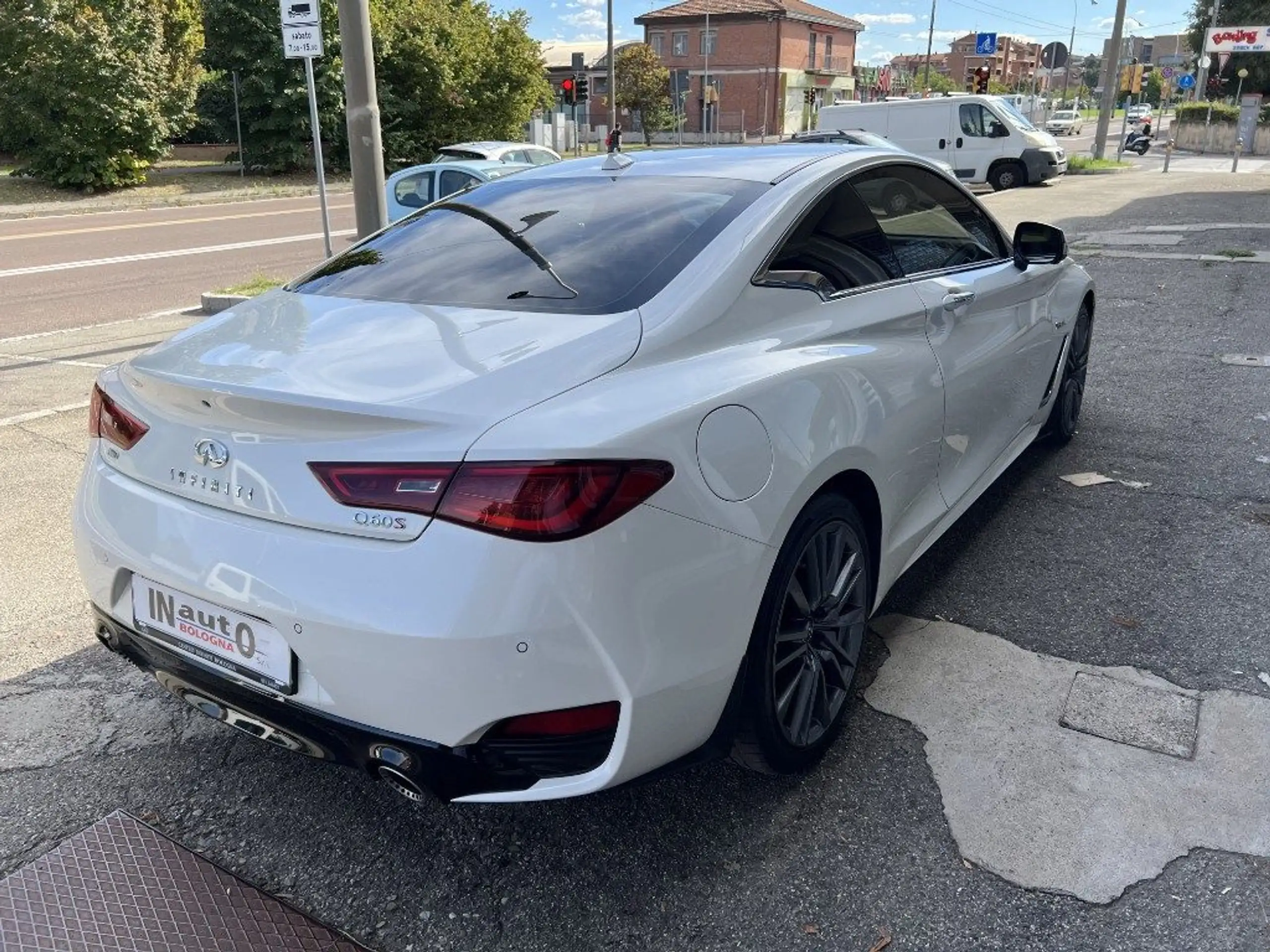 Infiniti - Q60